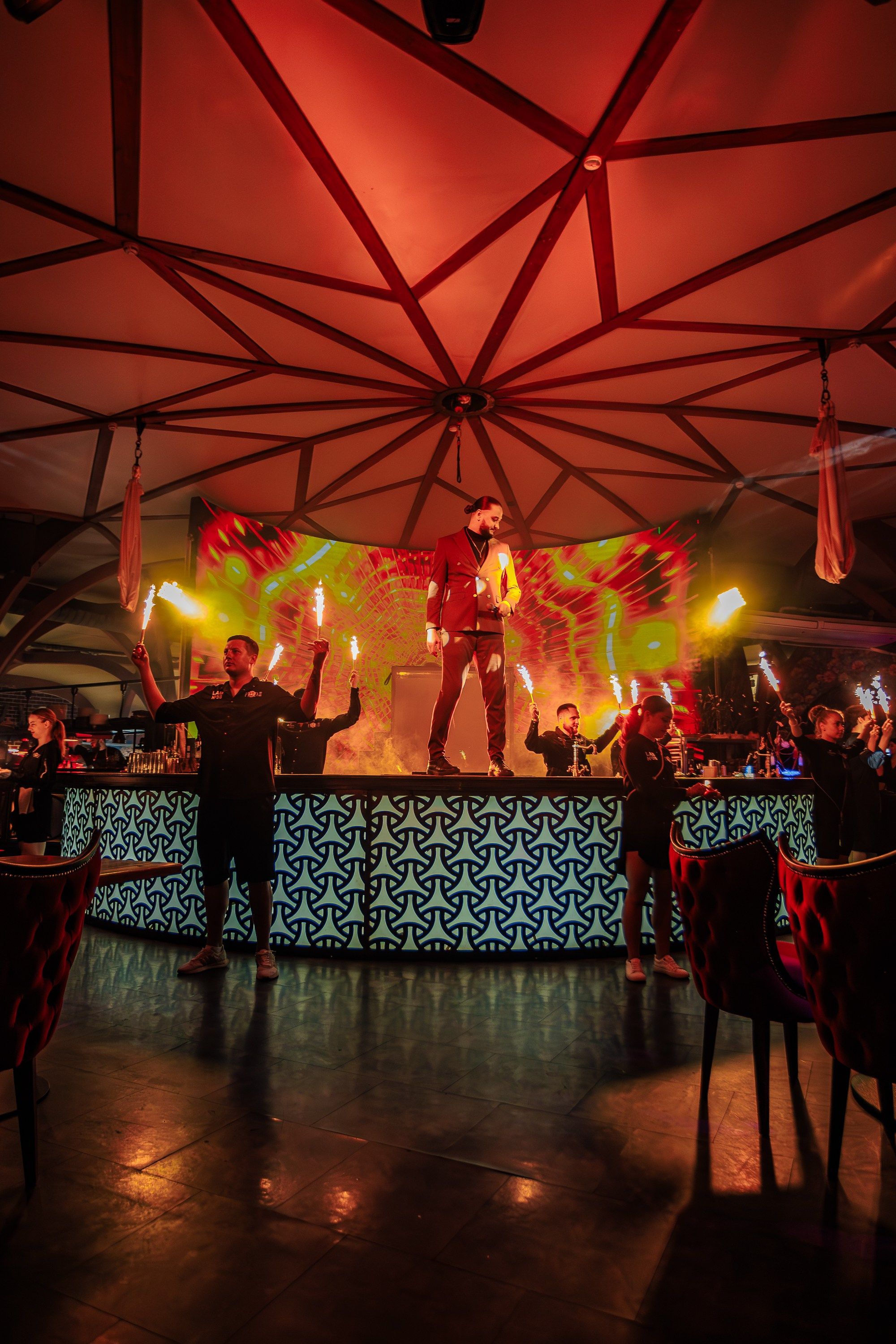 PTIZZA SHOW. Gold & Black in Ptizza Bar_Ялта_6.07.2025. Аминов Руслан | Фотограф