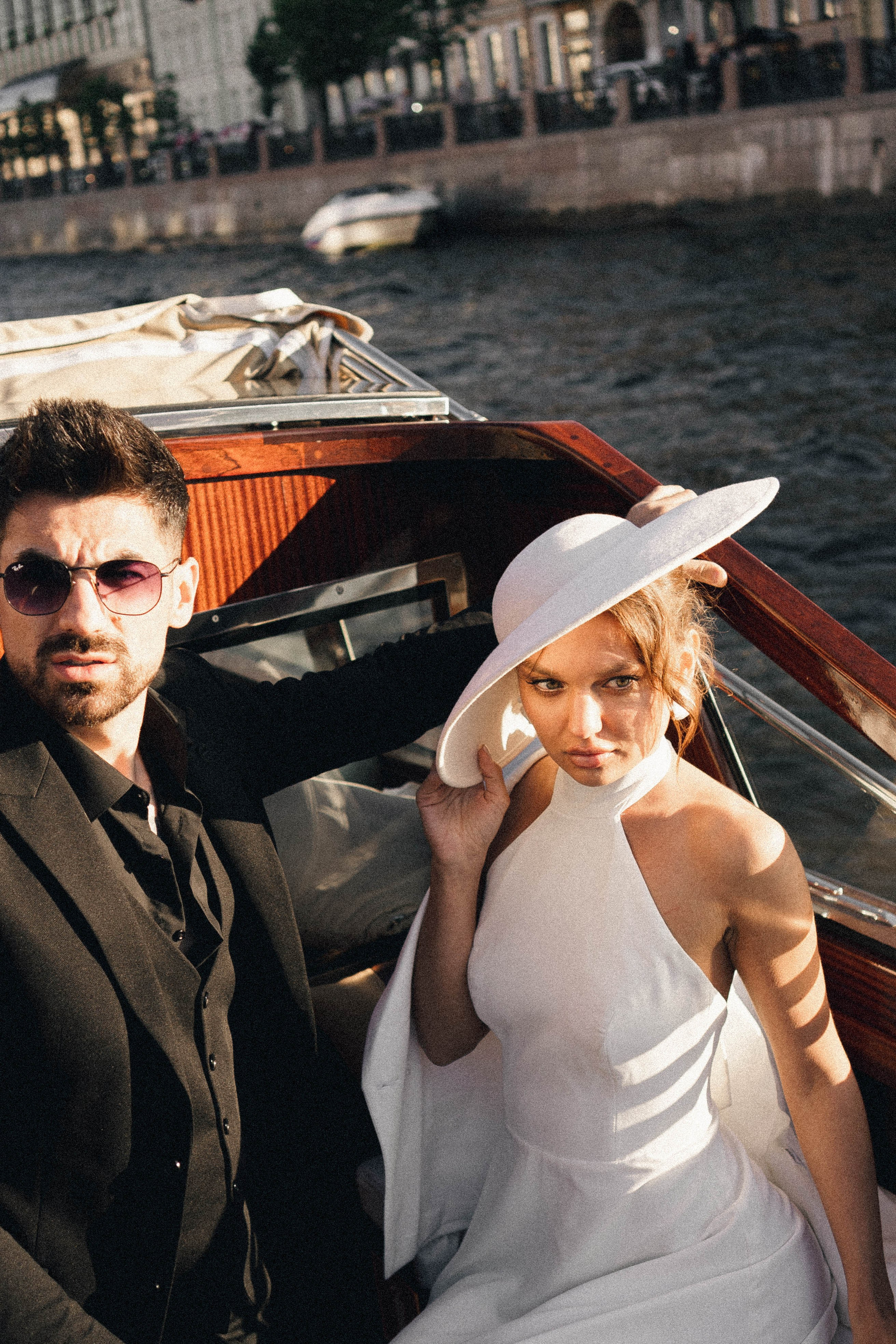 СВАДЕНБНАЯ СЬЕМКА НА КАТЕРЕ ПО КАНАЛАМ САНКТ-ПЕТЕРБУРГА И В АКВАТОРИИ НЕВЫ. Профессиональный фотограф, Санкт-Петербург — Виктория Богомолова