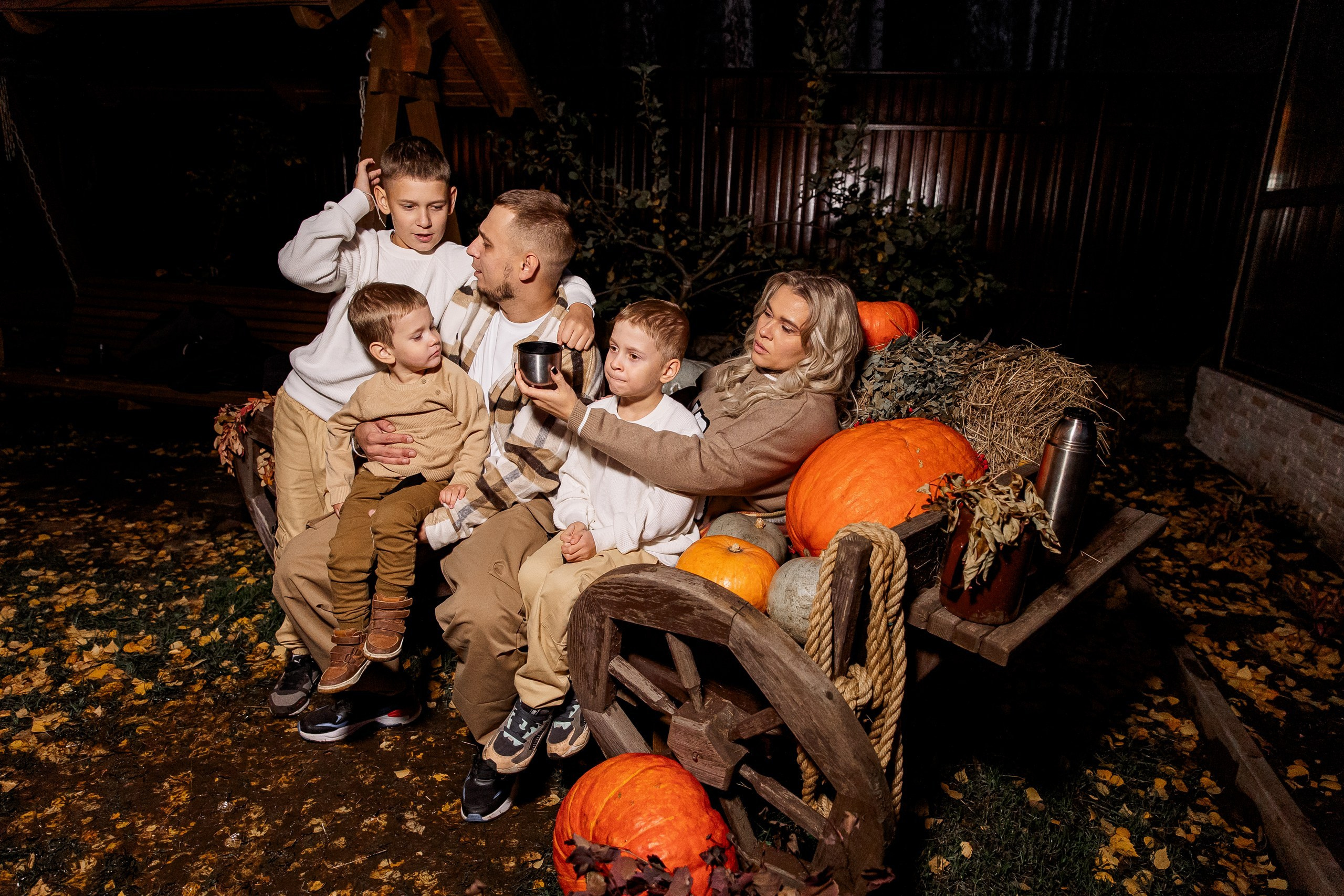 Эдуард и Дарья с сыновьями. Свадебный и семейный фотограф в Челябинске Юлия Ишимова