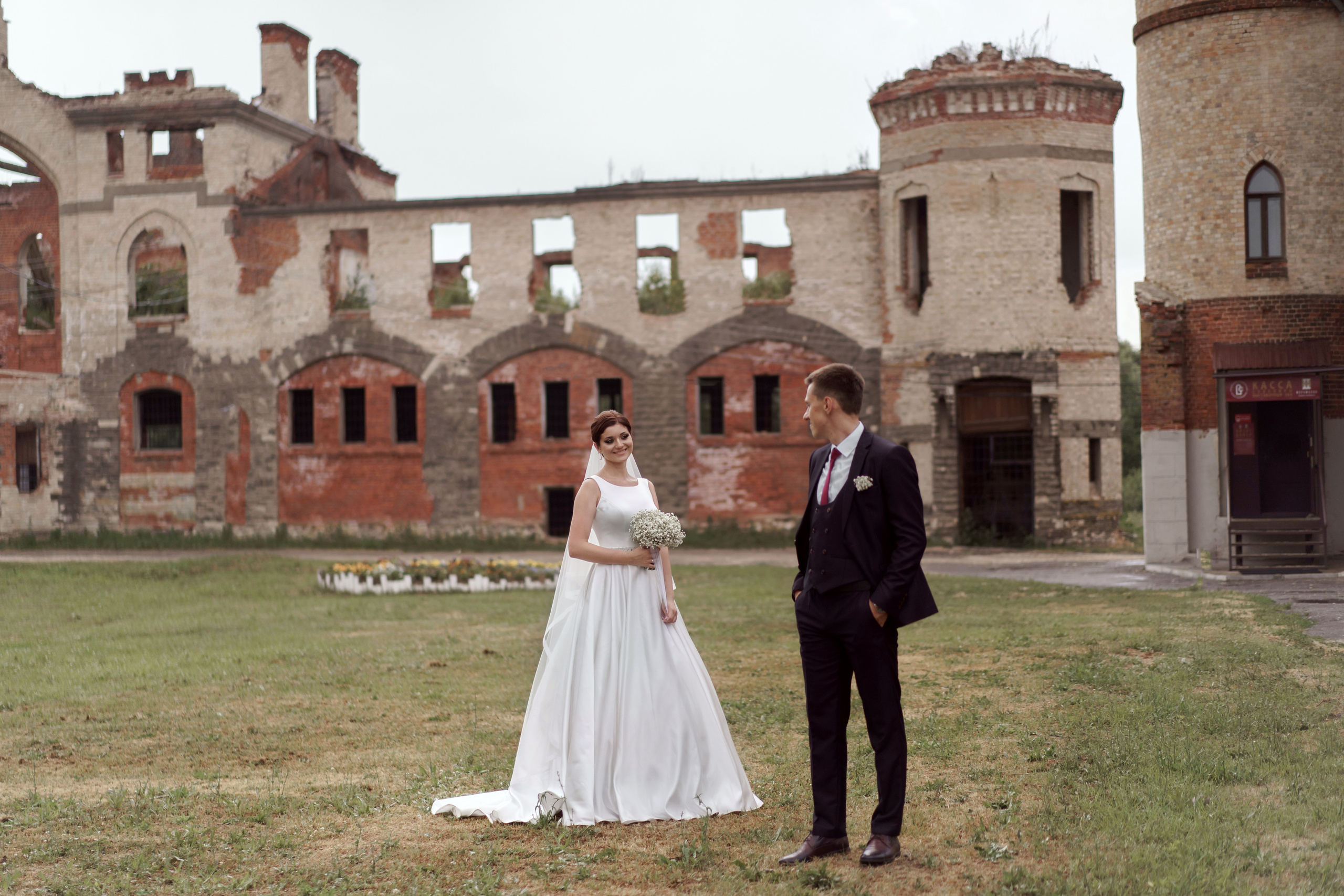 Денис и Наталья. Фотосессия в Усадьбе Храповицкого. Кристина Невская — свадебный фотограф во Владимире
