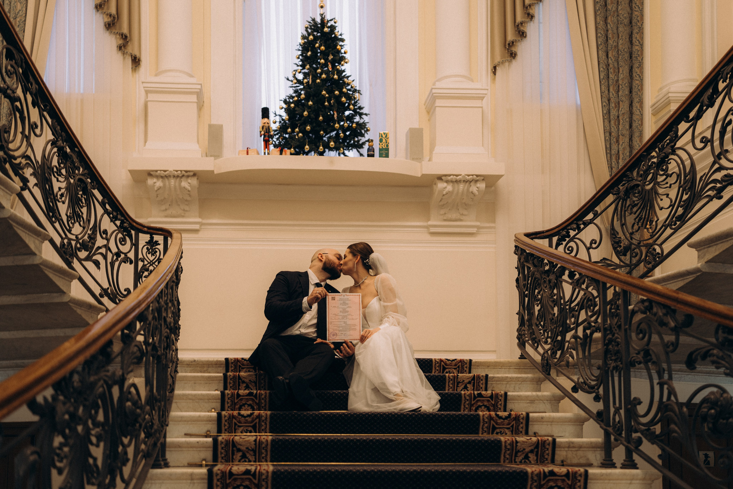 СВАДЕБНАЯ СЬЕМКА ВО ВТОРОМ ДВОРЦЕ (ДЕКАБРЬ) ТАКЖЕ СЬЕМКА В СТУДИИ НА ЧЕРНЫШЕВСКОЙ. Профессиональный фотограф, Санкт-Петербург — Виктория Богомолова