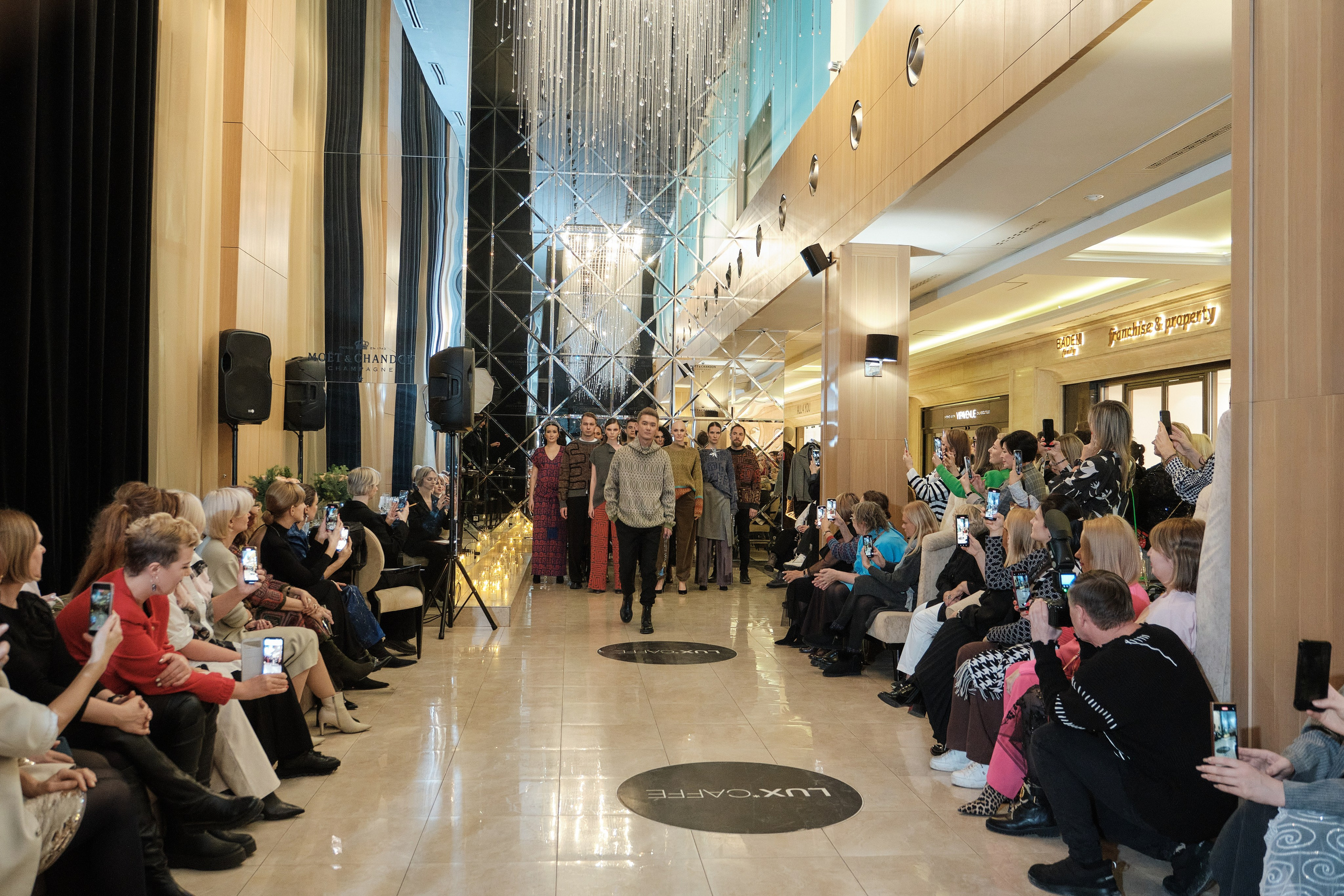 Показ коллекции (Мария Варламова). Свадебный фотограф в Екатеринбурге Соседков Евгений