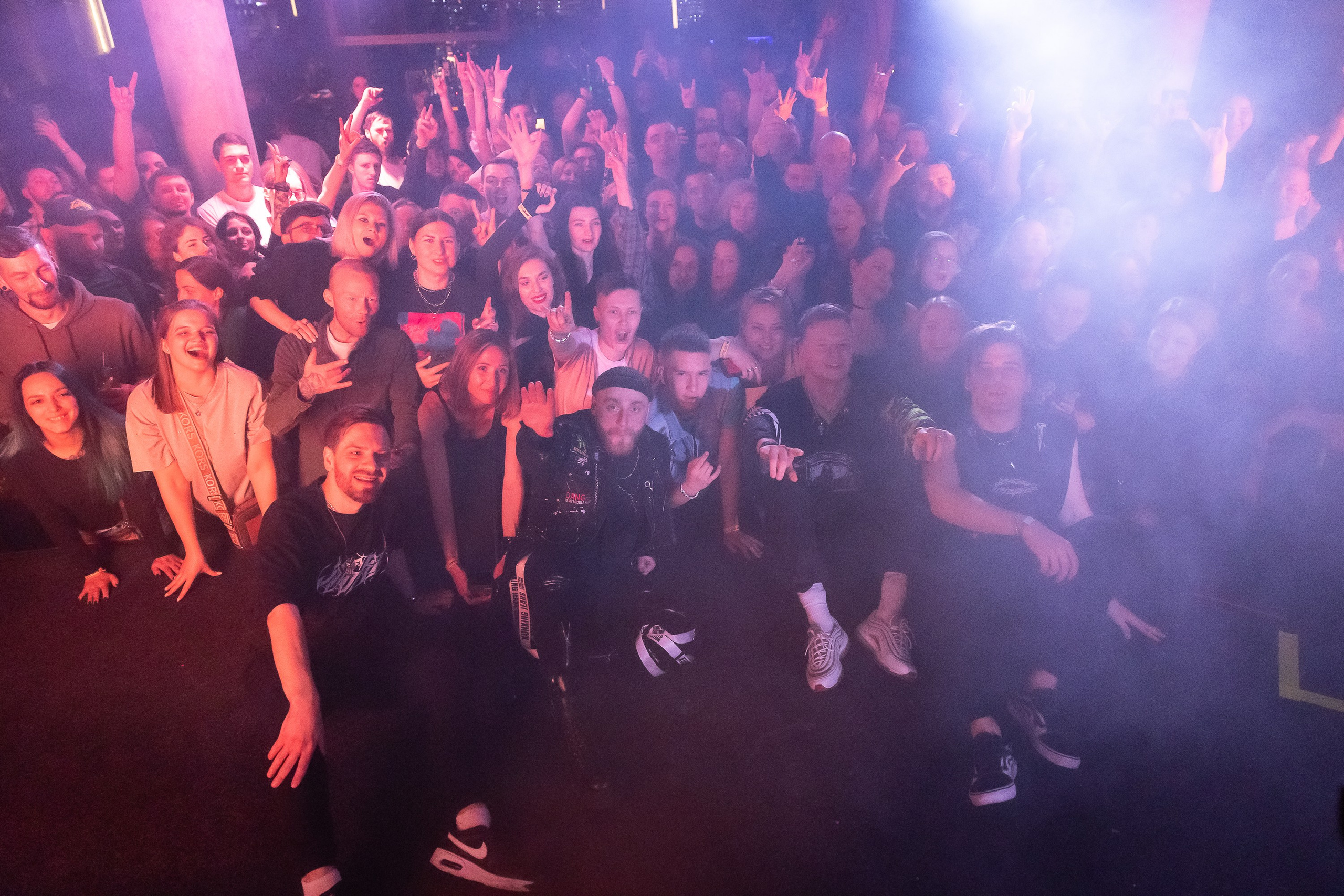 Концерт альтернатив метал группы iOSTRA в «Music bar Мумий Тролль» Москва. Фотограф Владимир Охрименко