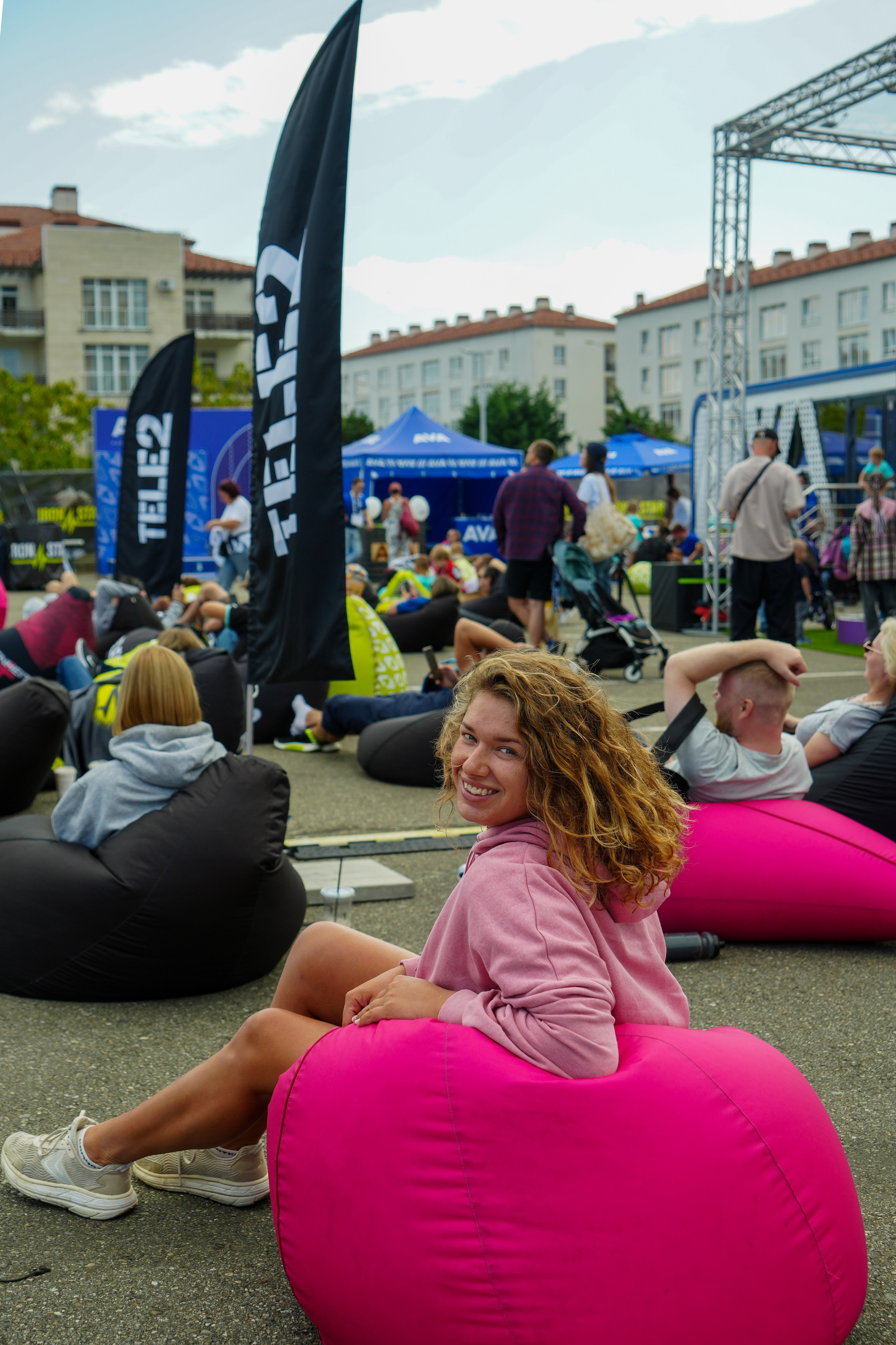 Фотоотчет партнерской интеграции для компании TELE2 на фестивале Ironstar. Репортажный фотограф в Красной Поляне и Сочи Павлюченко Екатерина