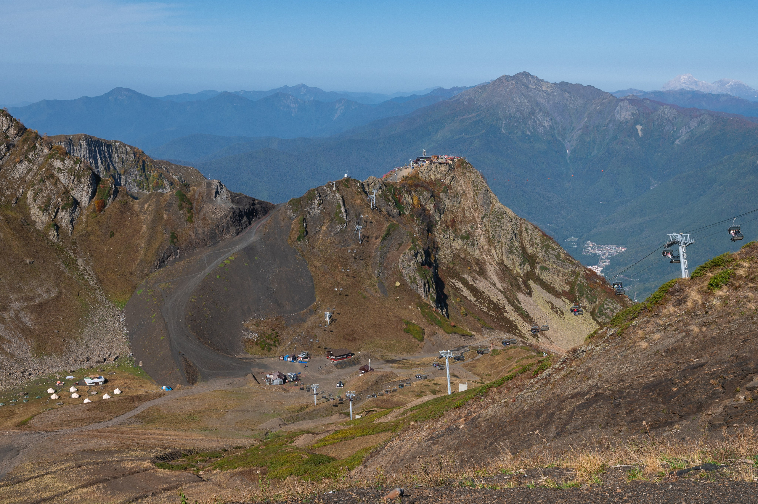 Хайкинг по трем курортам Красной Поляны 2022. Репортажный фотограф в Красной Поляне и Сочи Павлюченко Екатерина