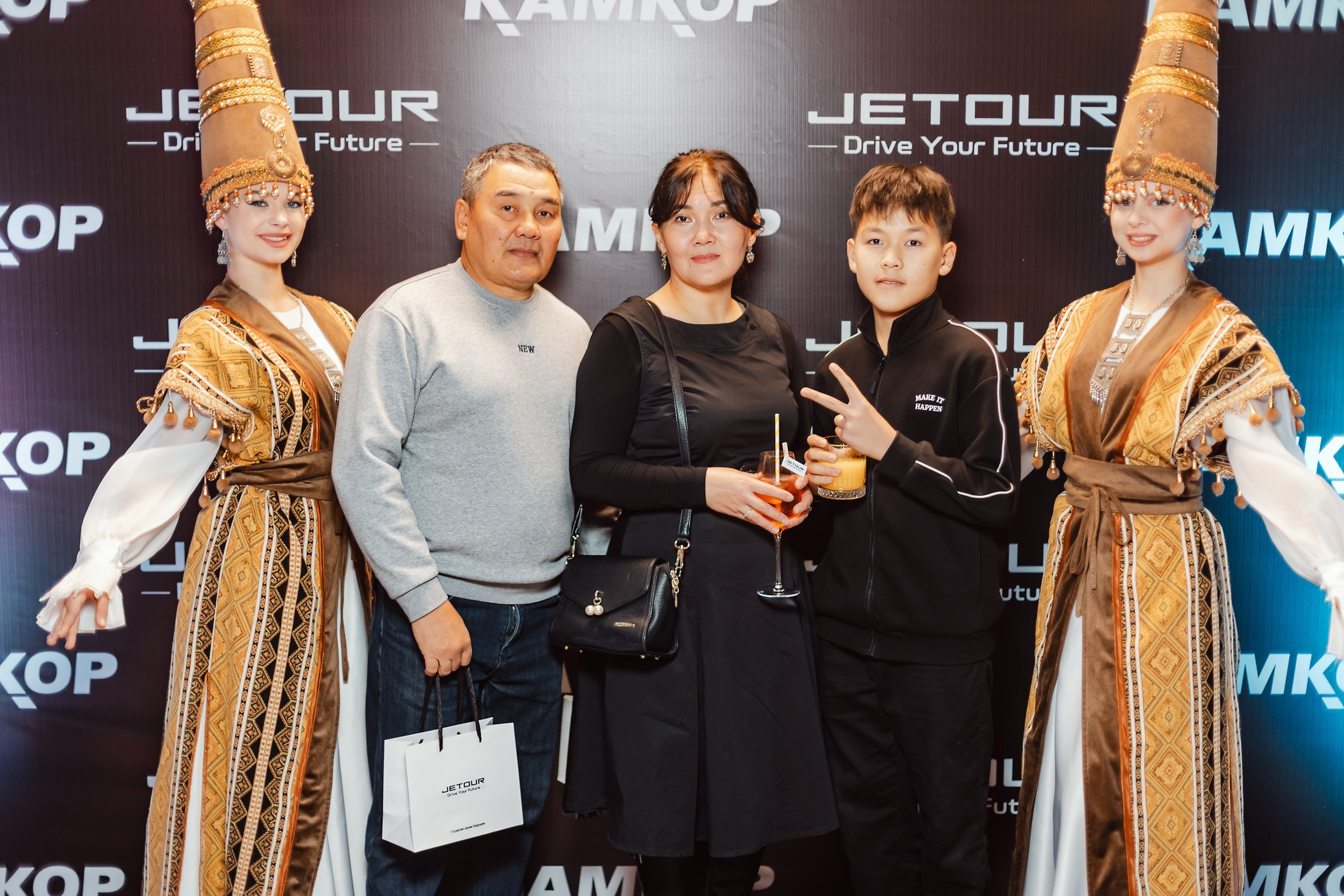 Открытие Jetour. Кипятком Павлодар