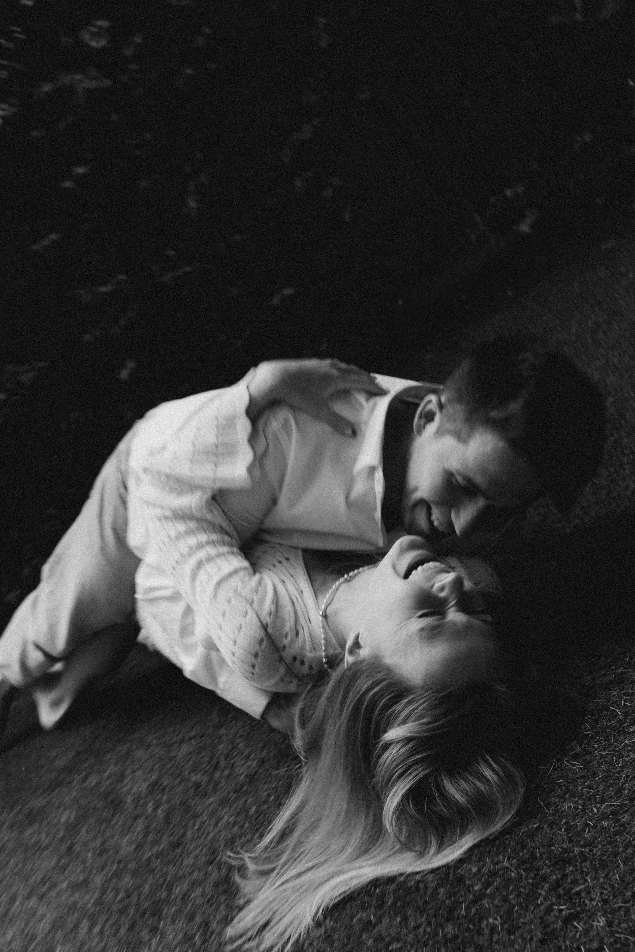 Love comes in the spring. Photographer in Paris