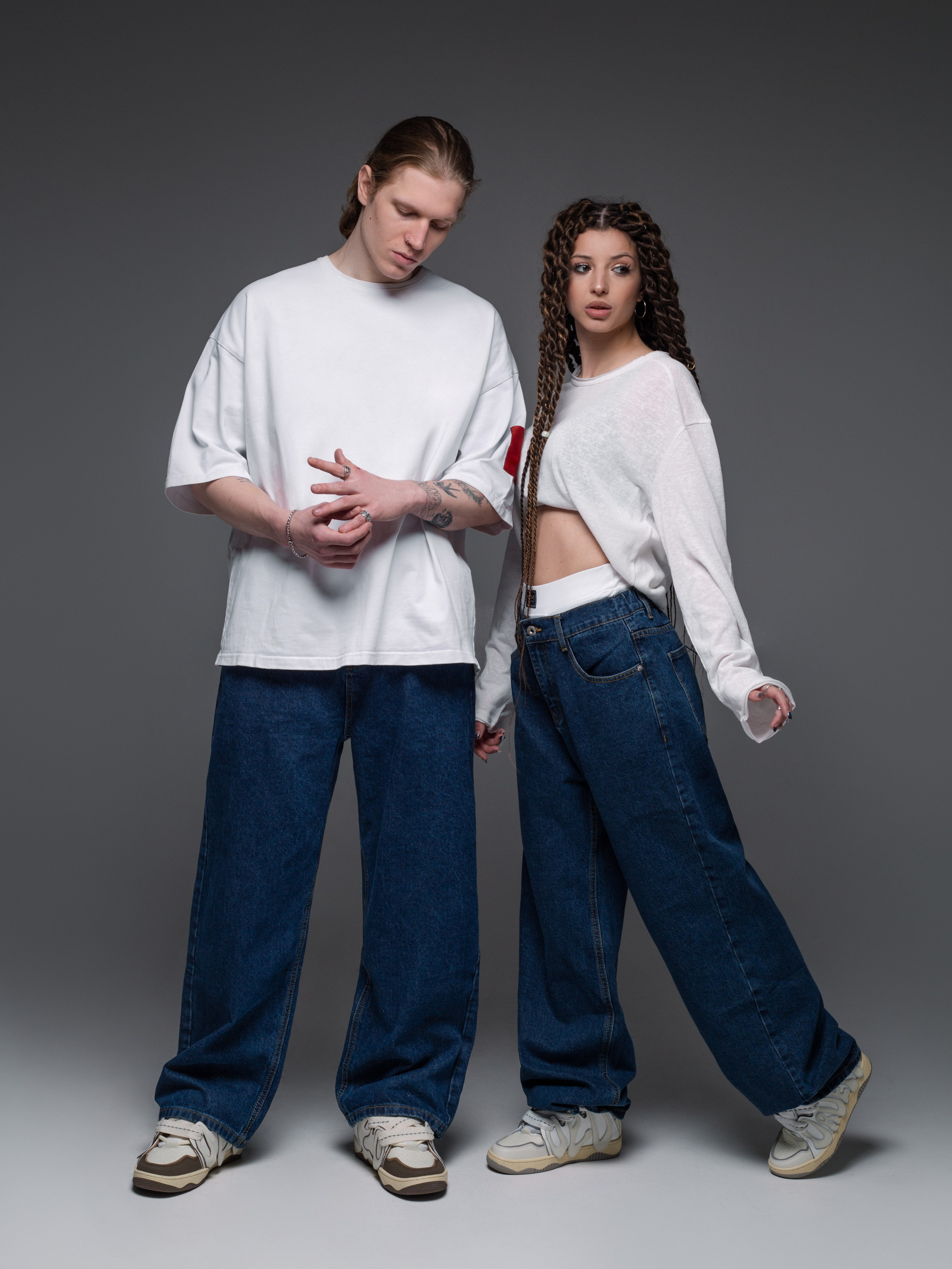 КАТАЛОГ | серый фон. RUNA production — стильные съемки для брендов