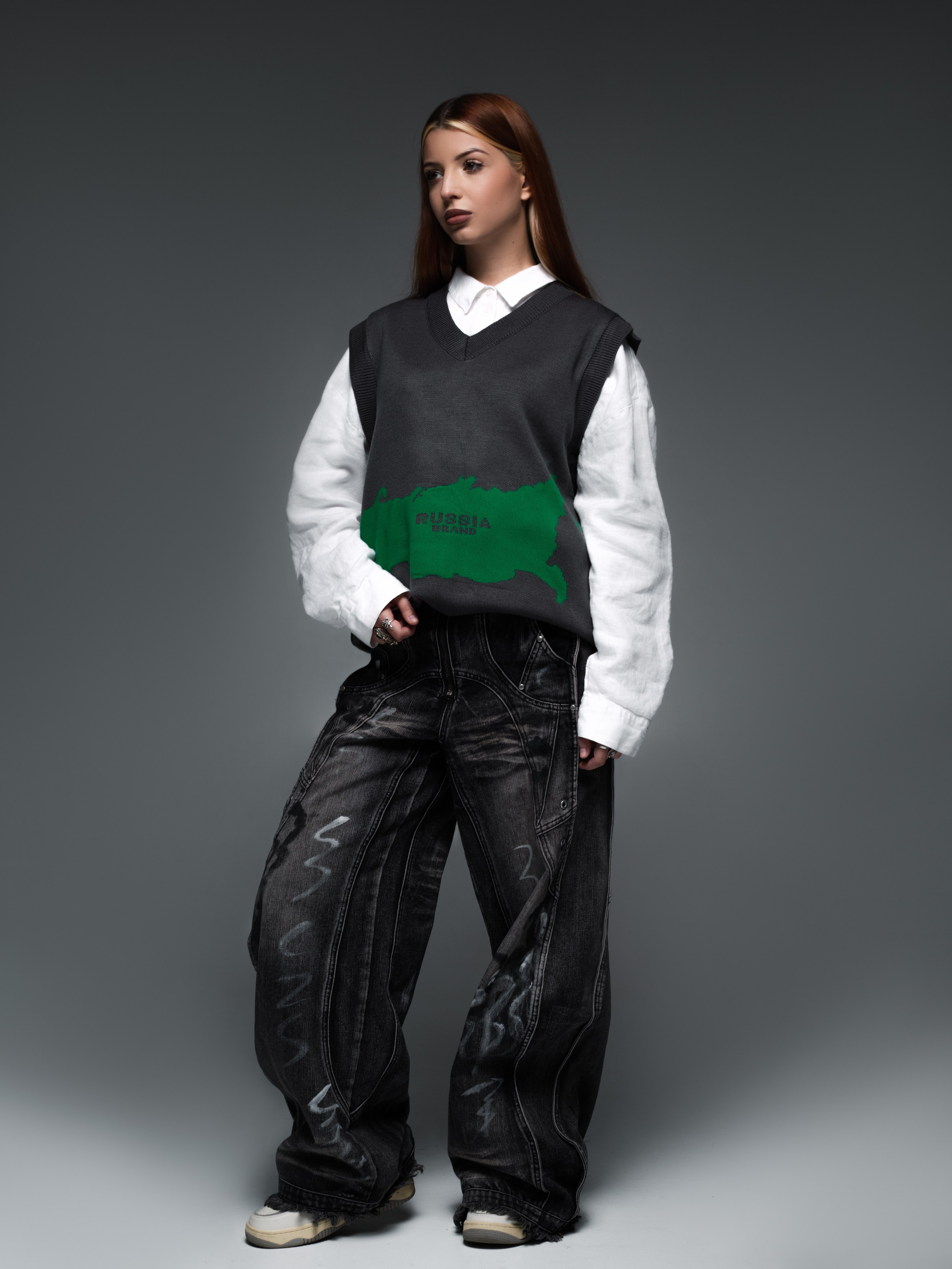 КАТАЛОГ | серый фон. RUNA production — стильные съемки для брендов