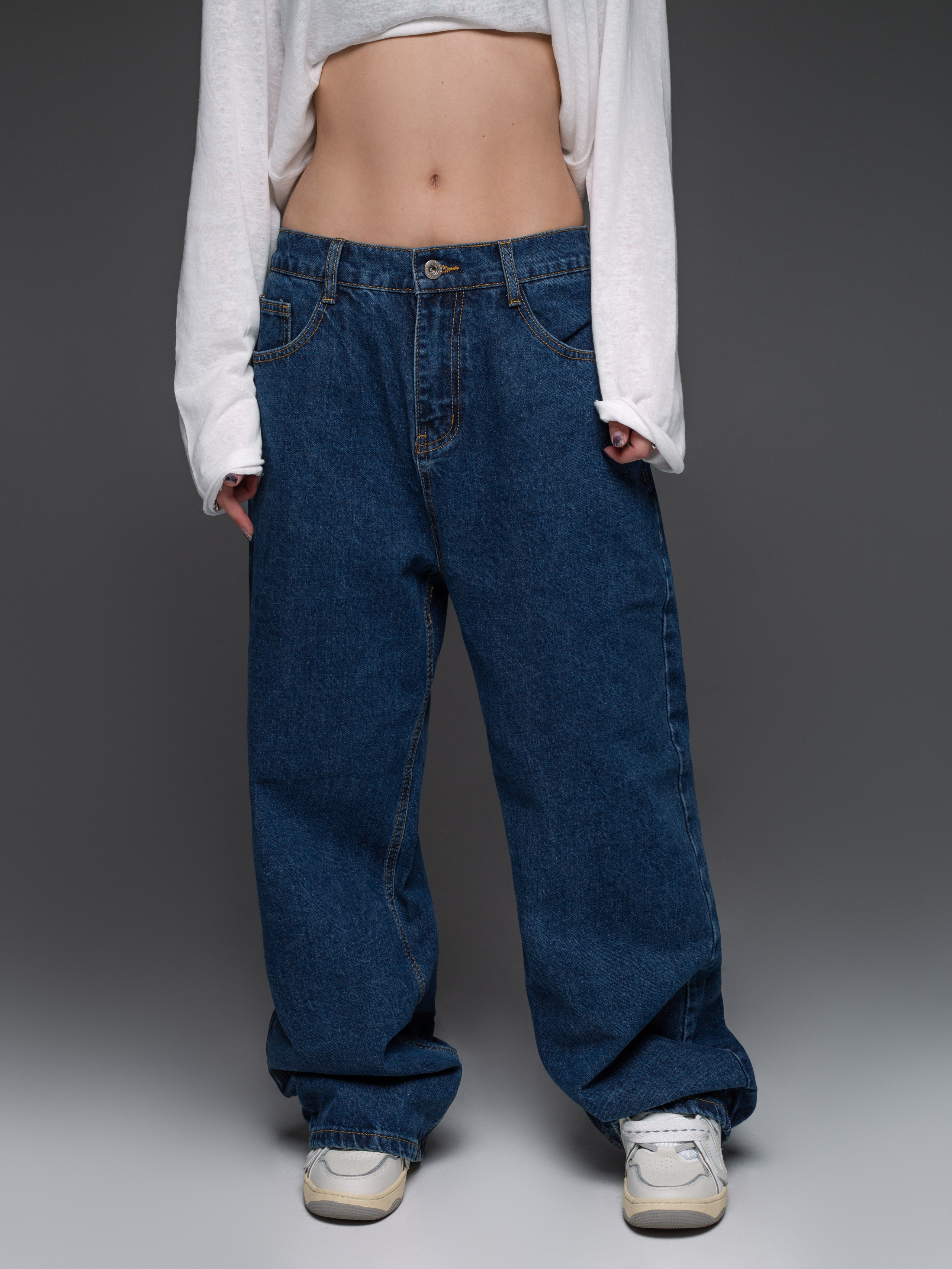 КАТАЛОГ | серый фон. RUNA production — стильные съемки для брендов