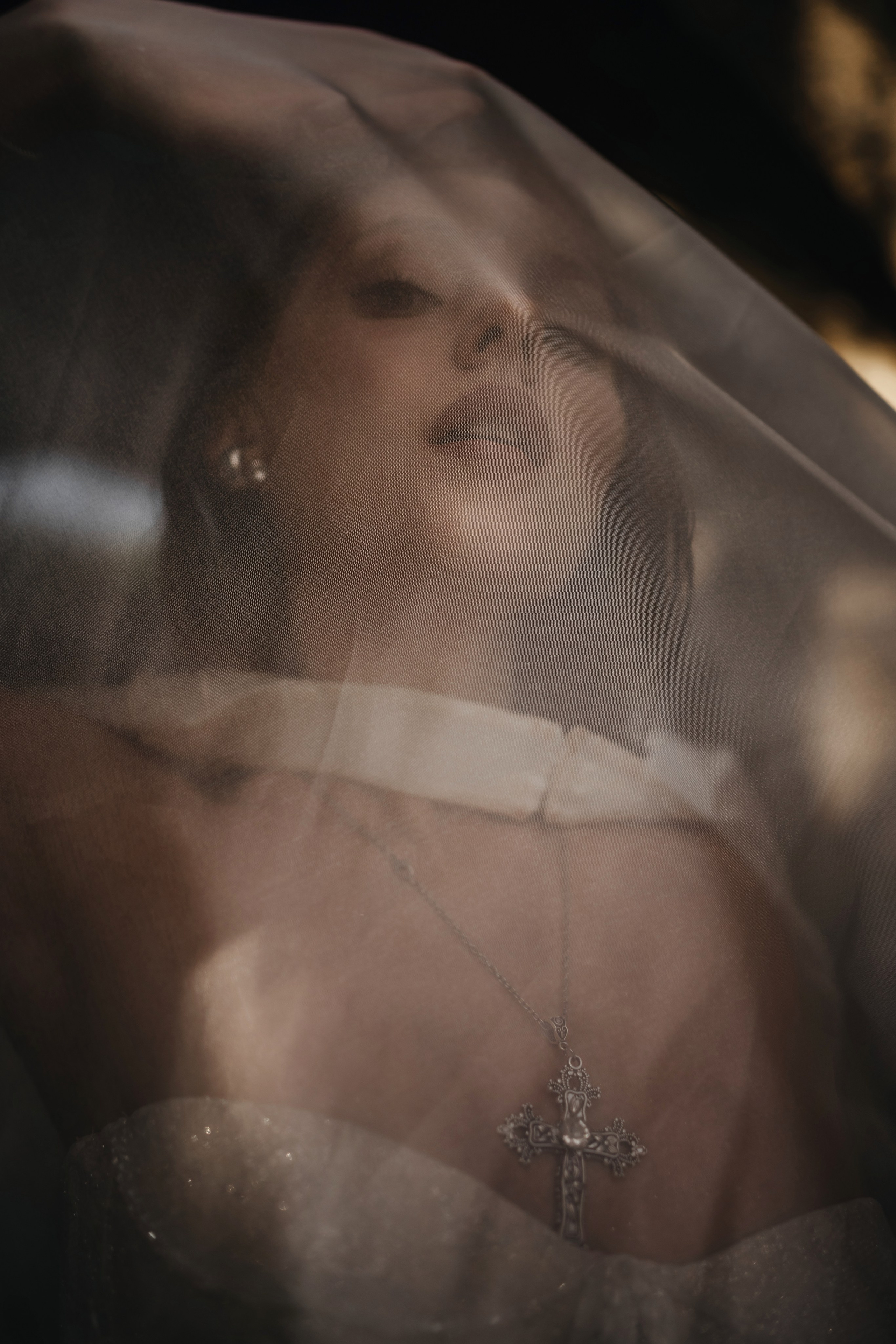 Свадебная фотосессия в старинном заброшенном храме в Крыму Гладиолусы. Свадебный и семейный фотограф и видеограф, Крым, Москва, Санкт -Петербург