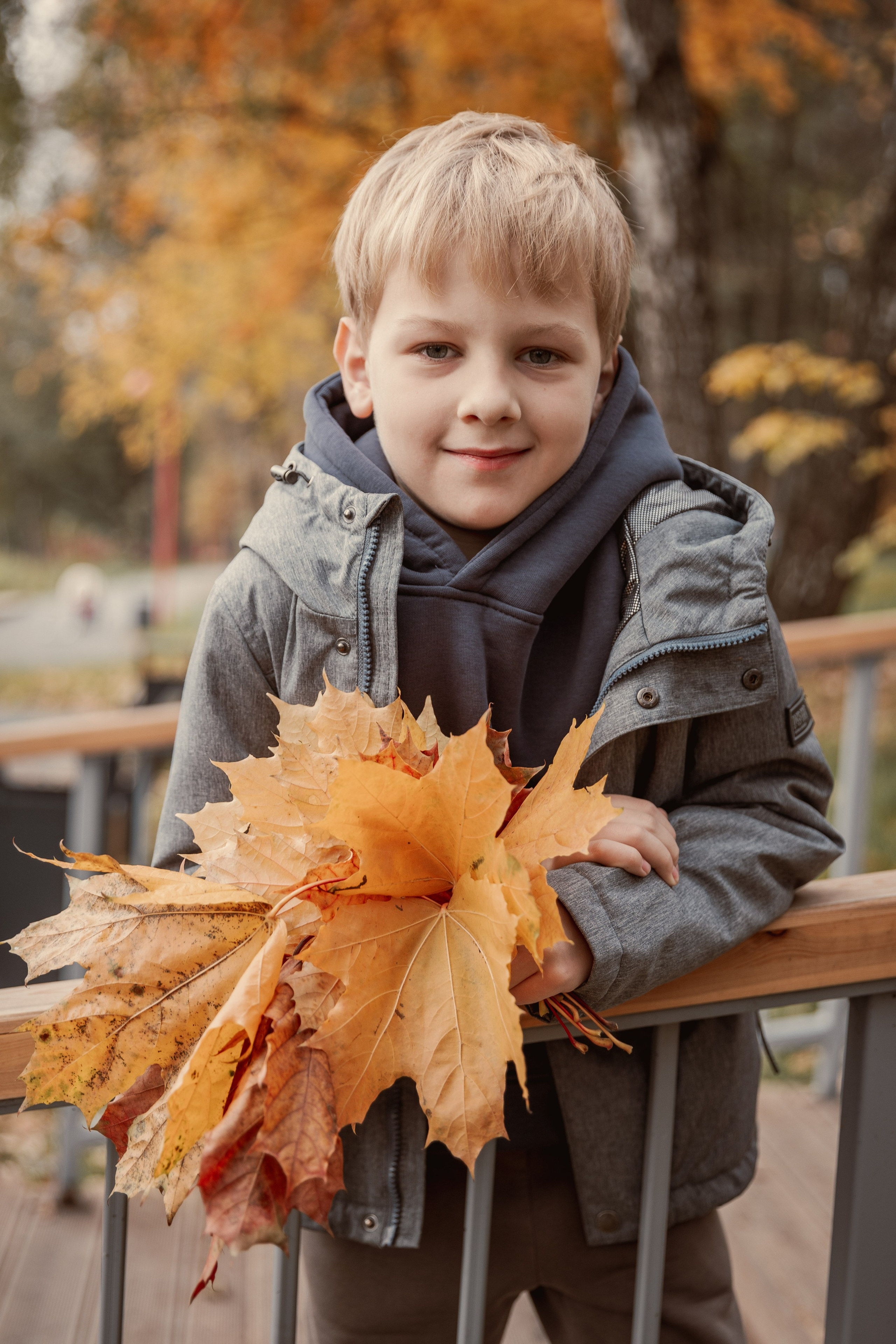 Осенняя прогулка с сыном. Индивидуальный и семейный фотограф Ирина Москвичёва