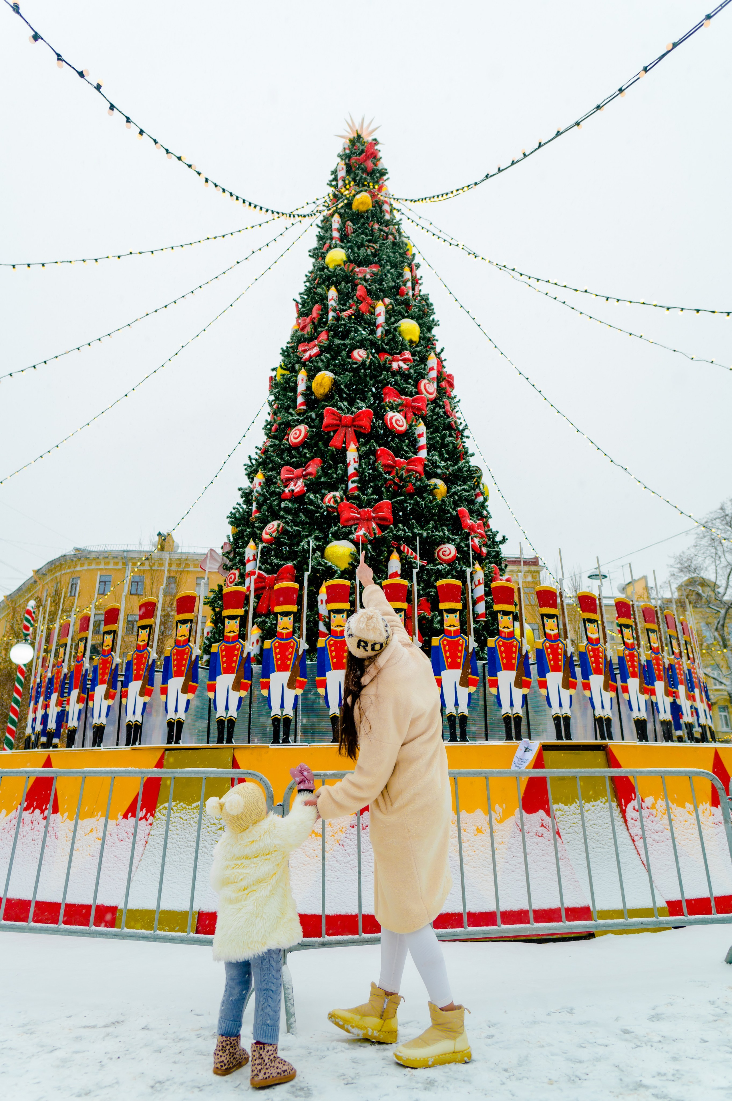 Новогодняя фотосессия на Манежной площади. Свадебный и семейный фотограф Евгения Кононова