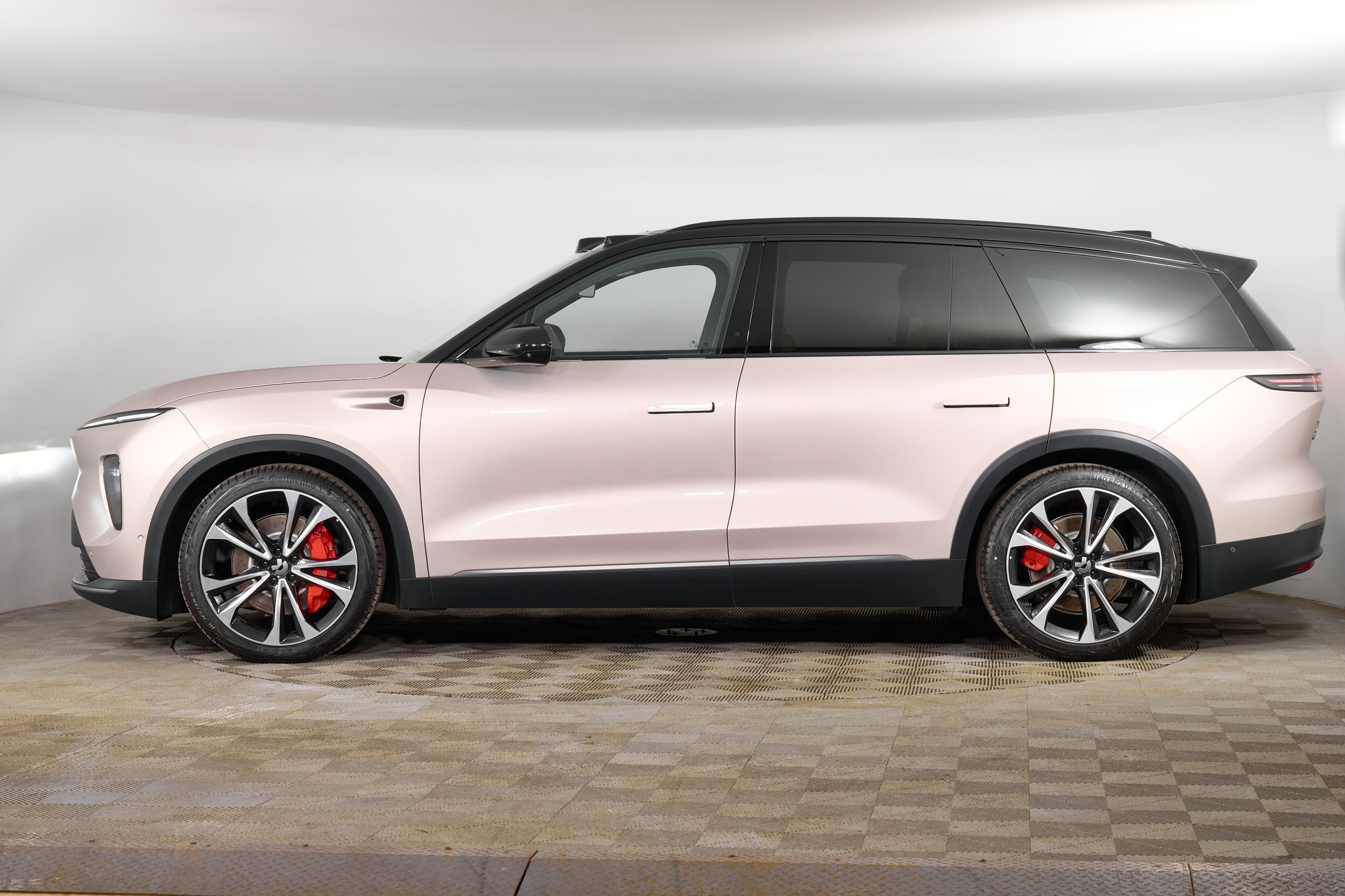 NIO ES8. Фотограф Николай Прокофьев модельные тесты в Москве