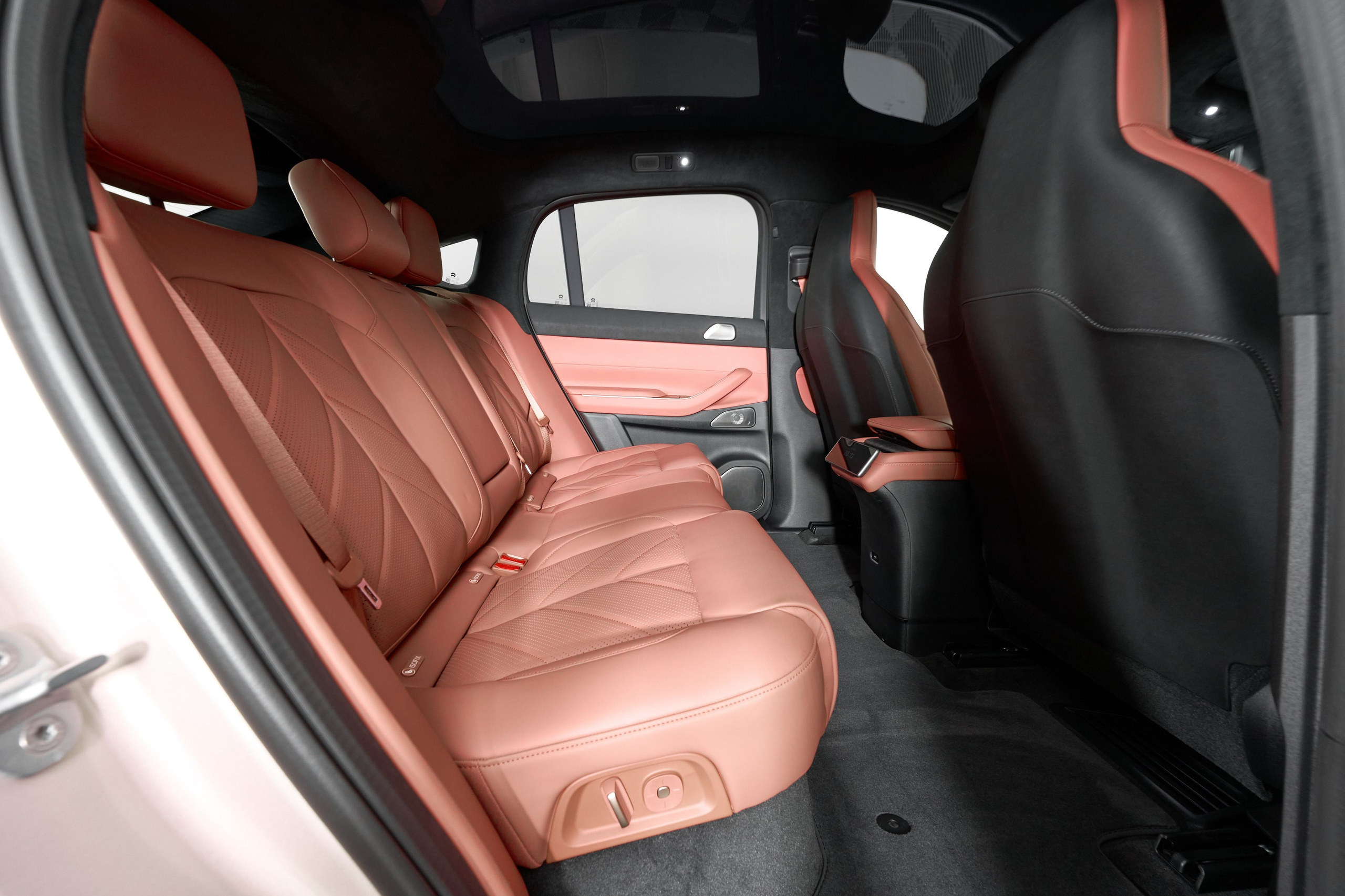 NIO EC7. Фотограф Николай Прокофьев модельные тесты в Москве