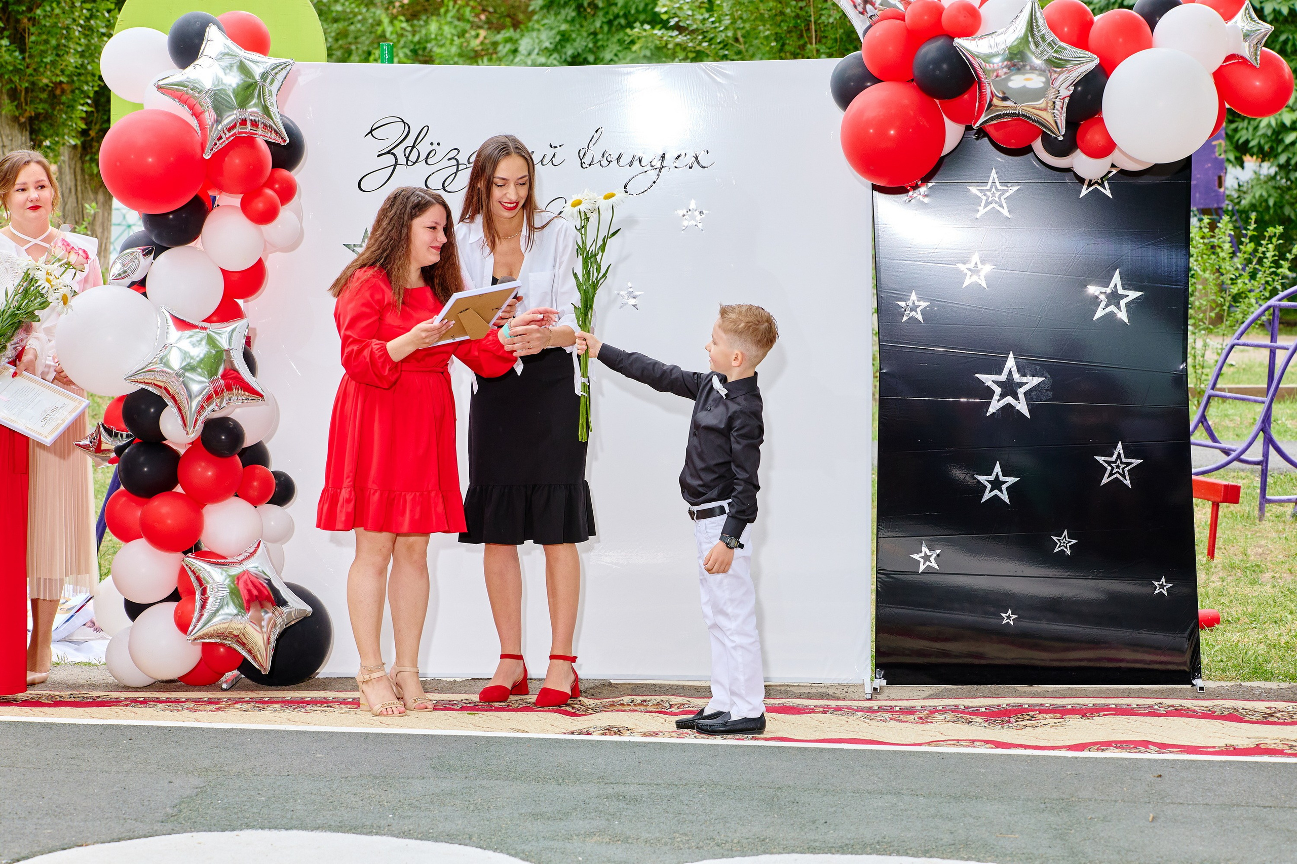 Выпускной 45 сад. Фотограф Выпускные альбомы Таганрог Сергей Коробченко