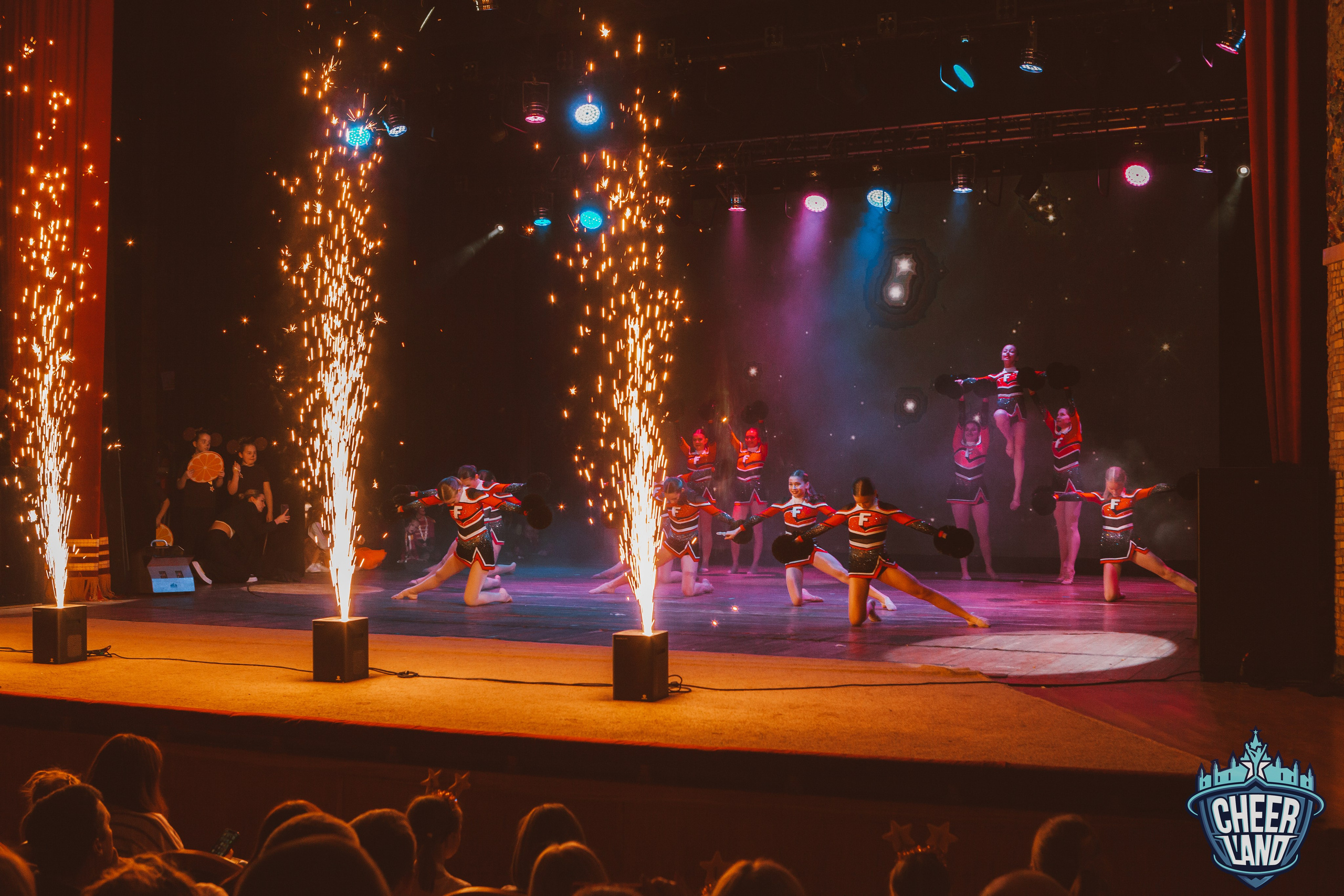 КОСМИЧЕСКОЕ НОВОГОДНЕЕ ПУТЕШЕСТВИЕ «CHEER LAND». Репортажный, семейный, свадебный, портретный фотограф