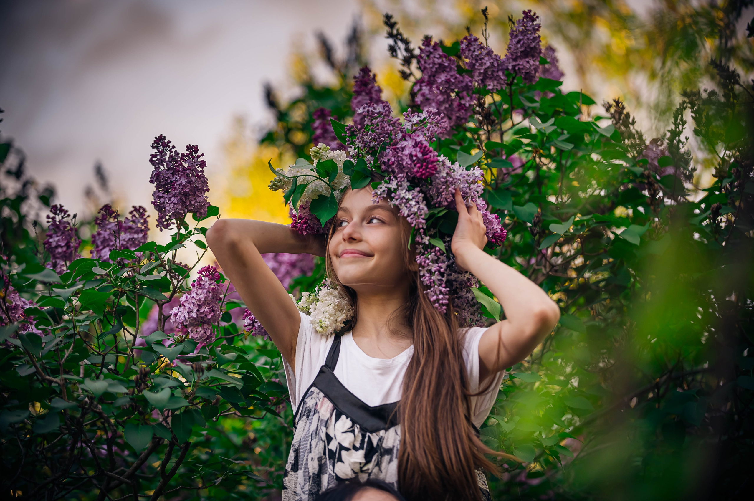 Анютка в сиреньке. Арт-фотограф Евгений Матвиенко