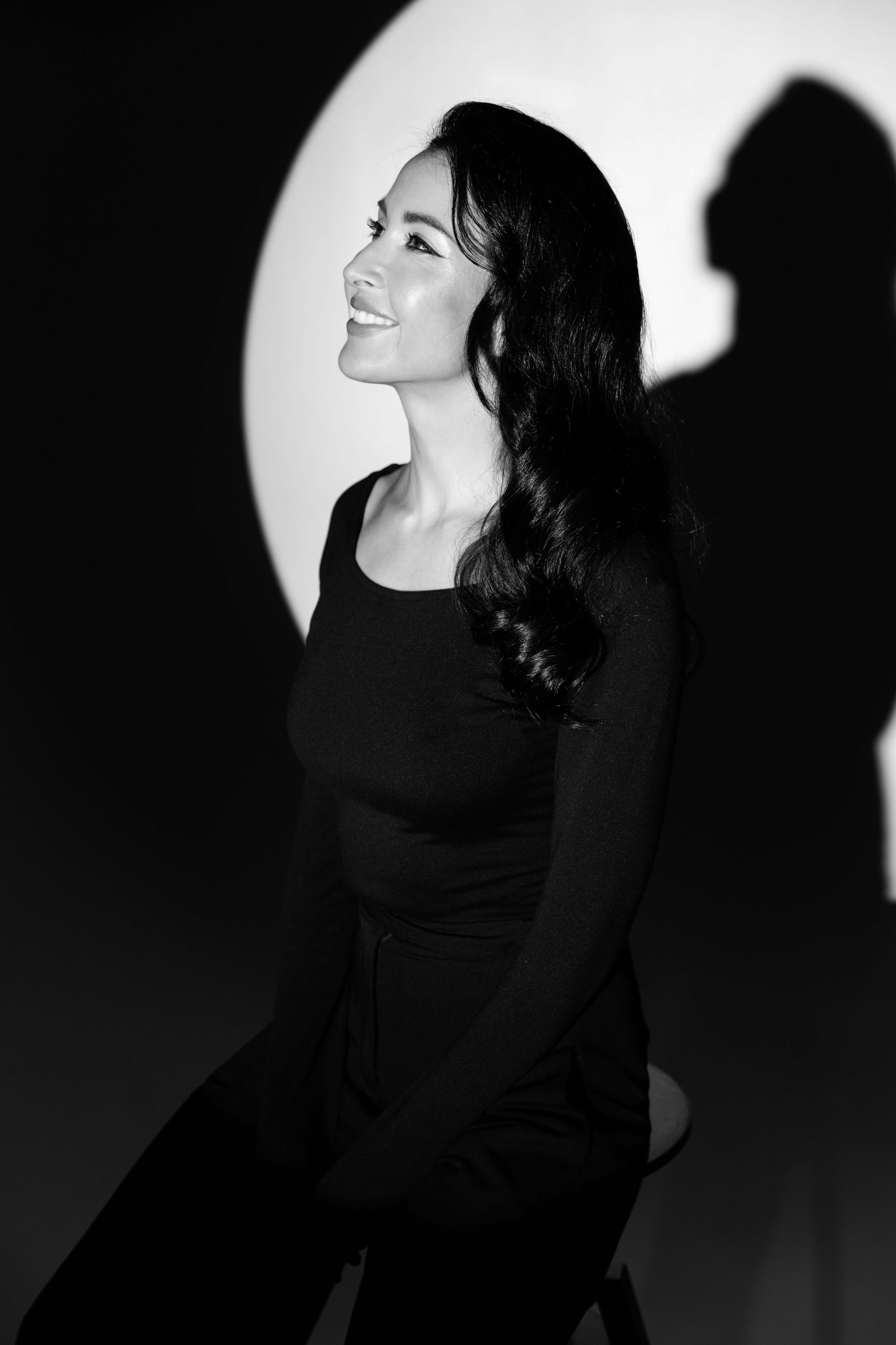 Portfolio. Volume II: «Портреты. Лица Ленинград Центра без масок». Ира Сафронова — фотограф и нейровизуализатор | бизнес-съёмки, портреты, нейровизуалы для брендов, Санкт-Петербург и Москва