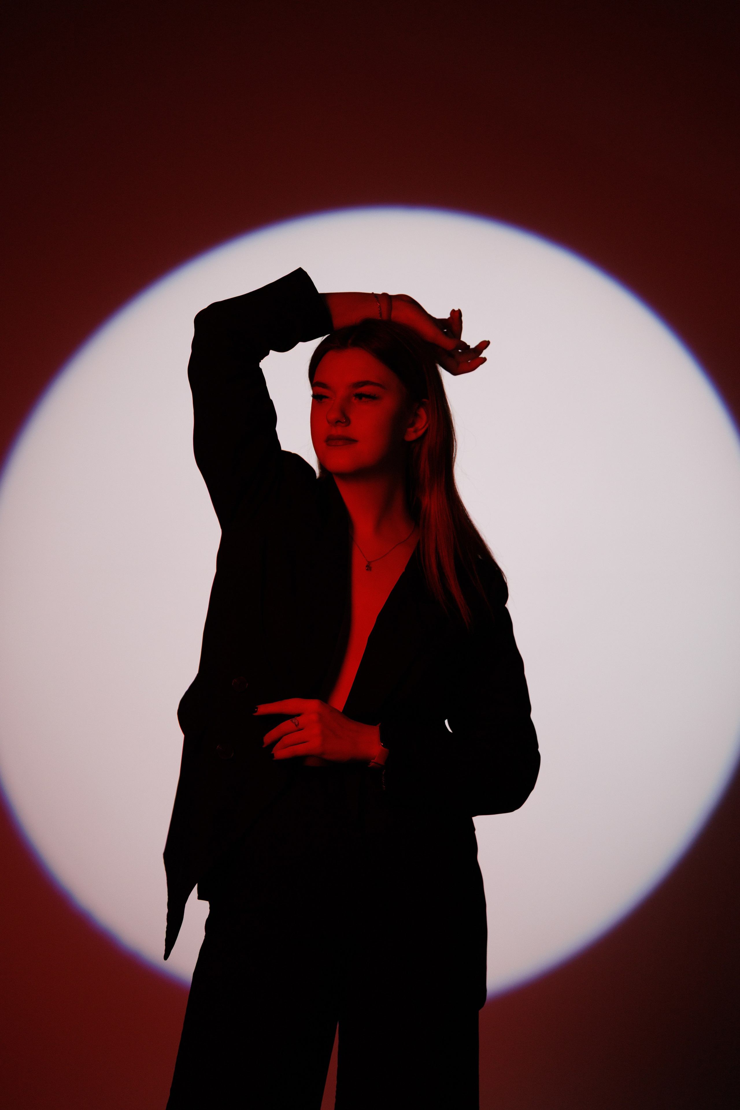 Цветной свет и фигуры. Фотограф Минск