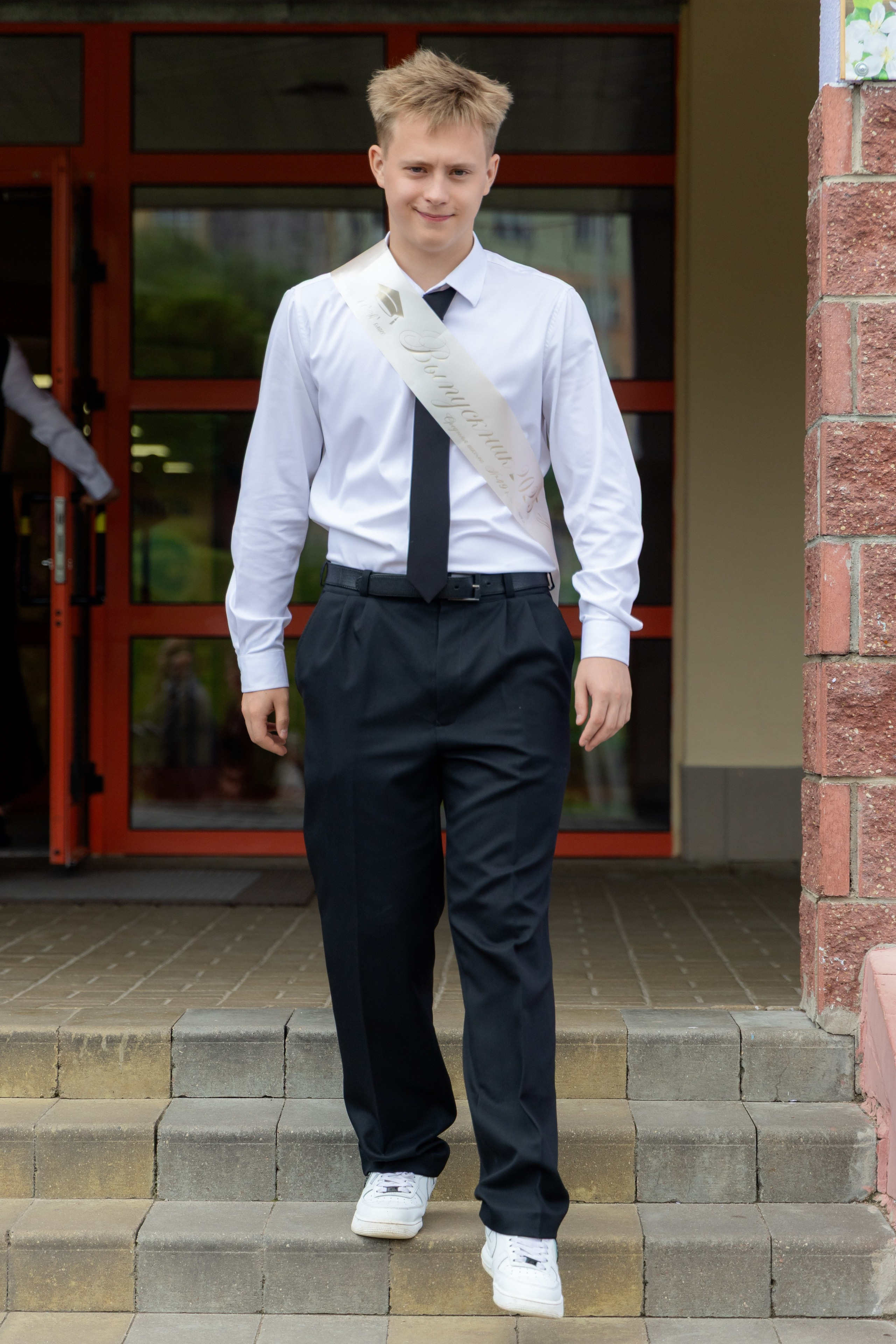 Школьный выпускной 2025 год в Минске, Беларуси. Свадебный фотограф в Минске/Беларуси Сергей Спиридонов