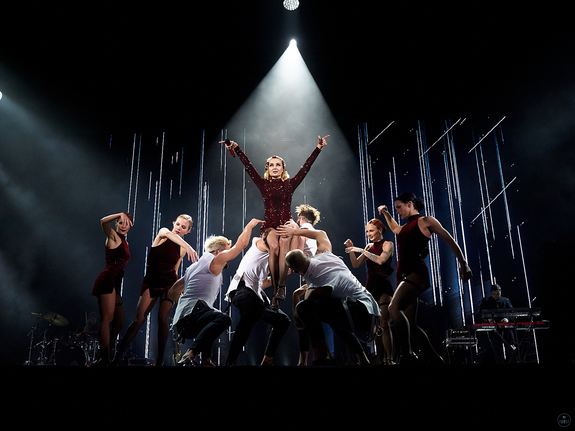 Полина Гагарина. Фотографии отовсюду и обо всем