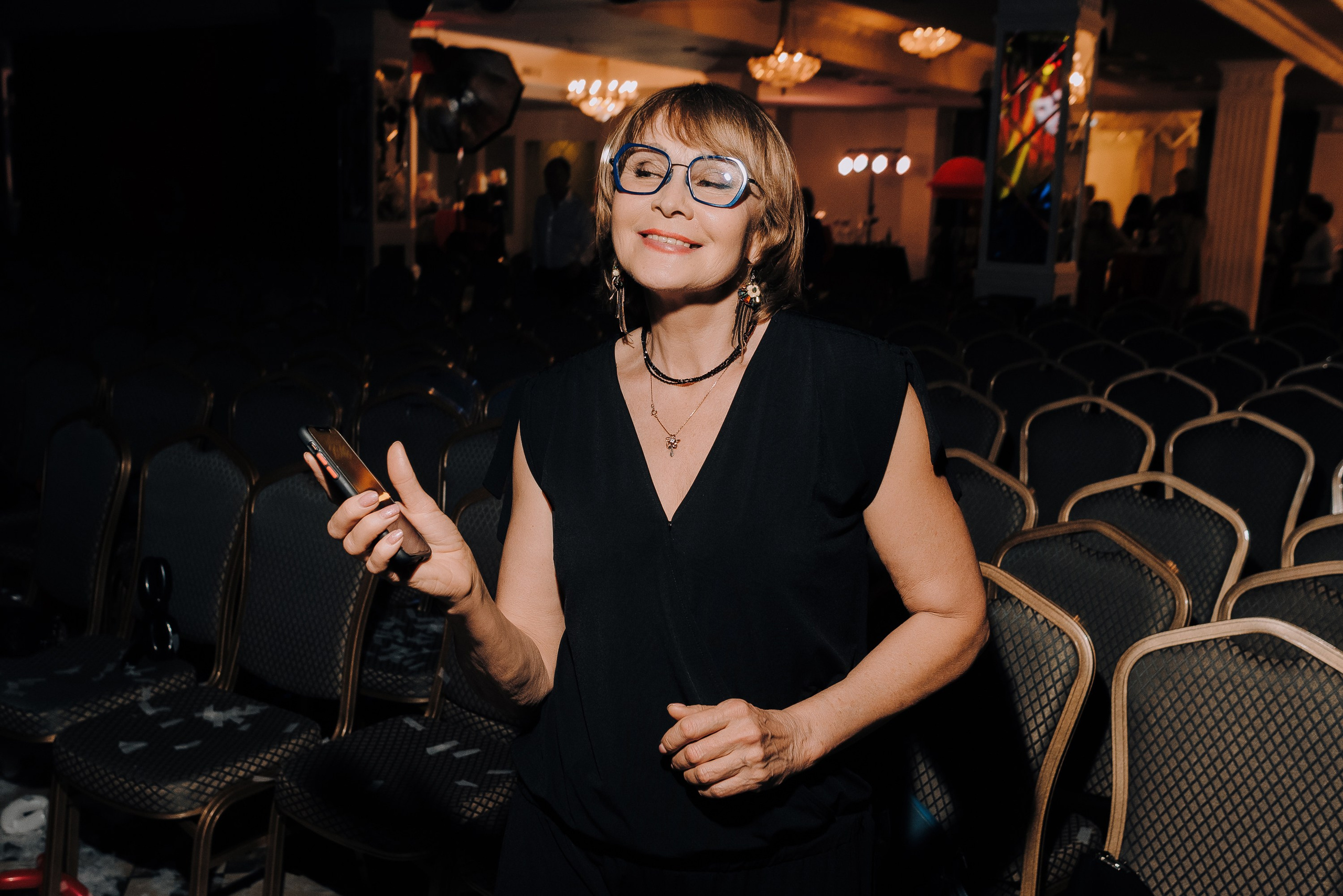 СПЕКТАКЛЬ «ВОЛШЕБНЫЕ ОЧКИ» ОПТИК-ЦЕНТР. Репортажный фотограф Зуев Роман г. Челябинск