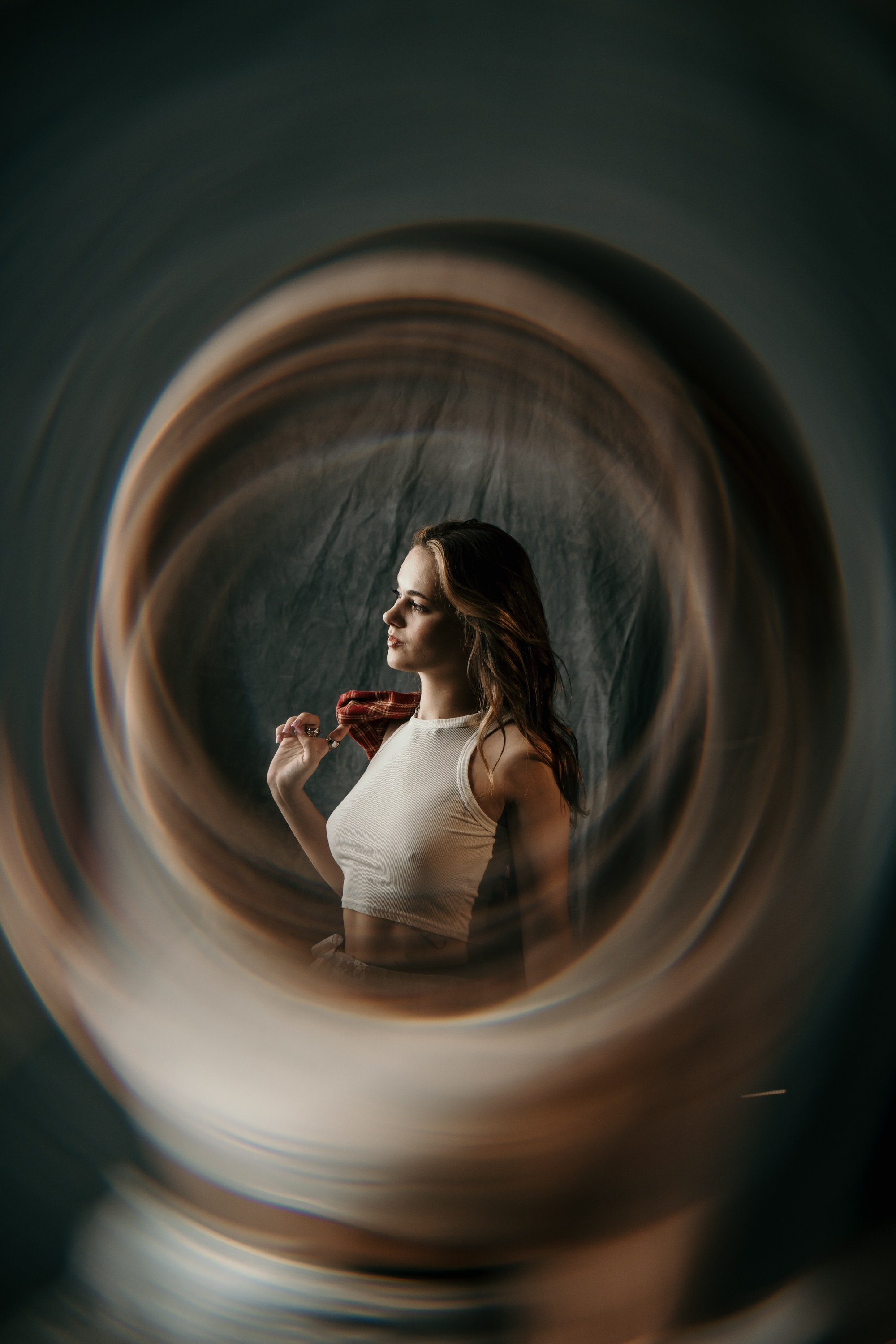 Фотосессия с мотоциклом в студии в Санкт-Петербурге. Свадебный, семейный, портретный, репортажный фотограф в Санкт-Петербурге