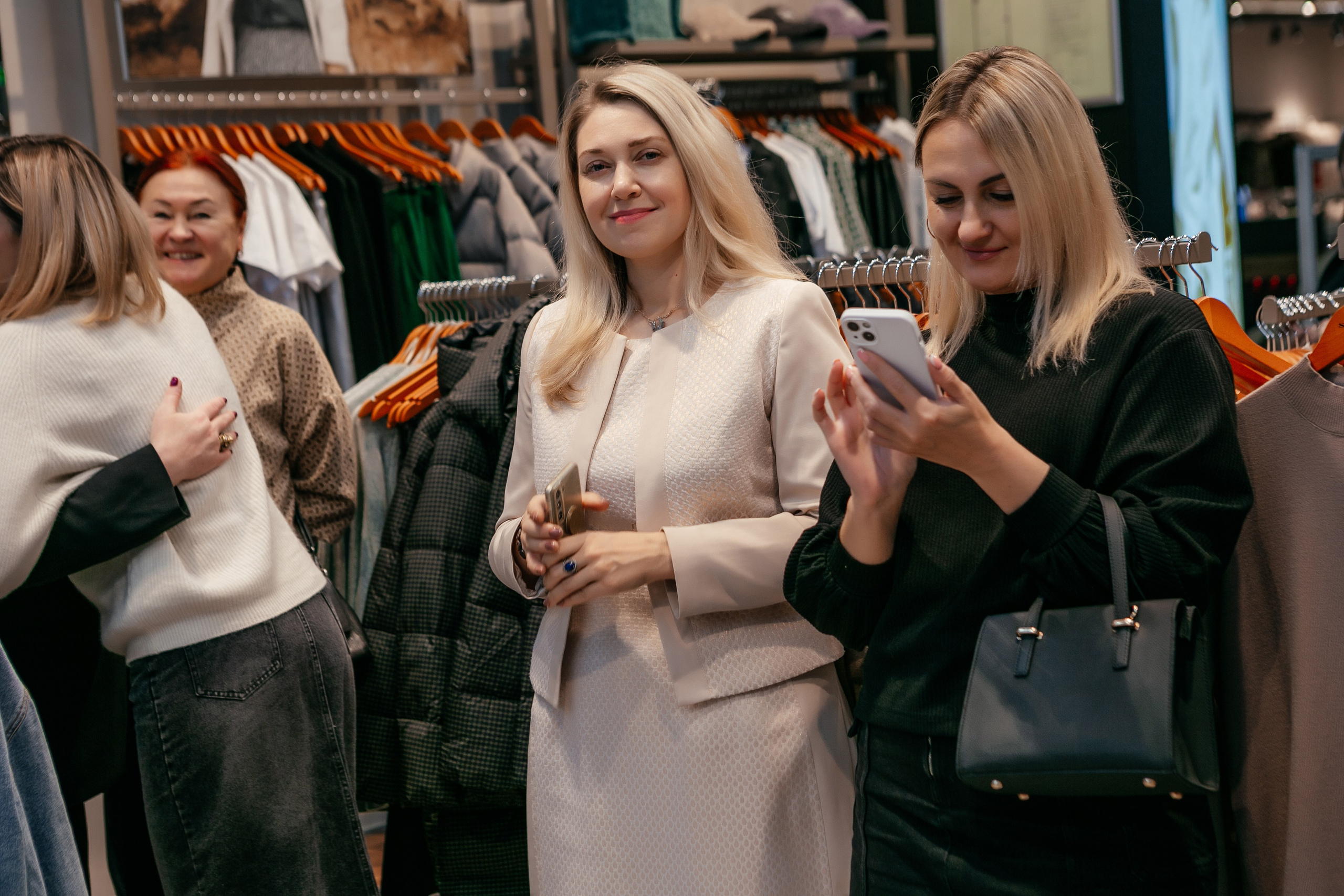 Открытие магазина SAVAGE. Контент фотограф, съемка для маркетплейсов, фуд съемка и репортажи в Новосибирске Ралия Галеева