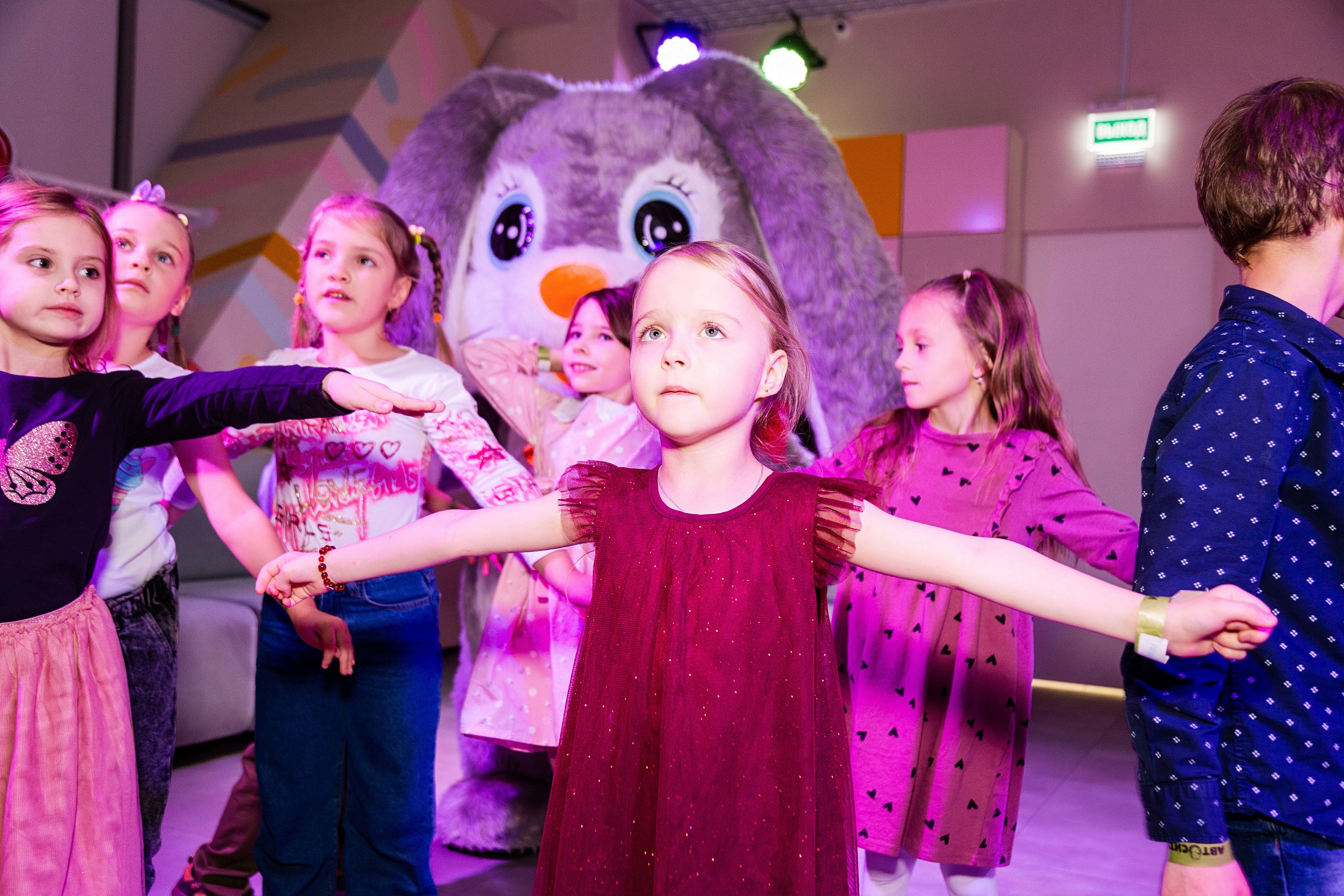 Лиде и Лизе 6 лет. Детский фотограф видеограф в Хабаровске Михаил Орлов