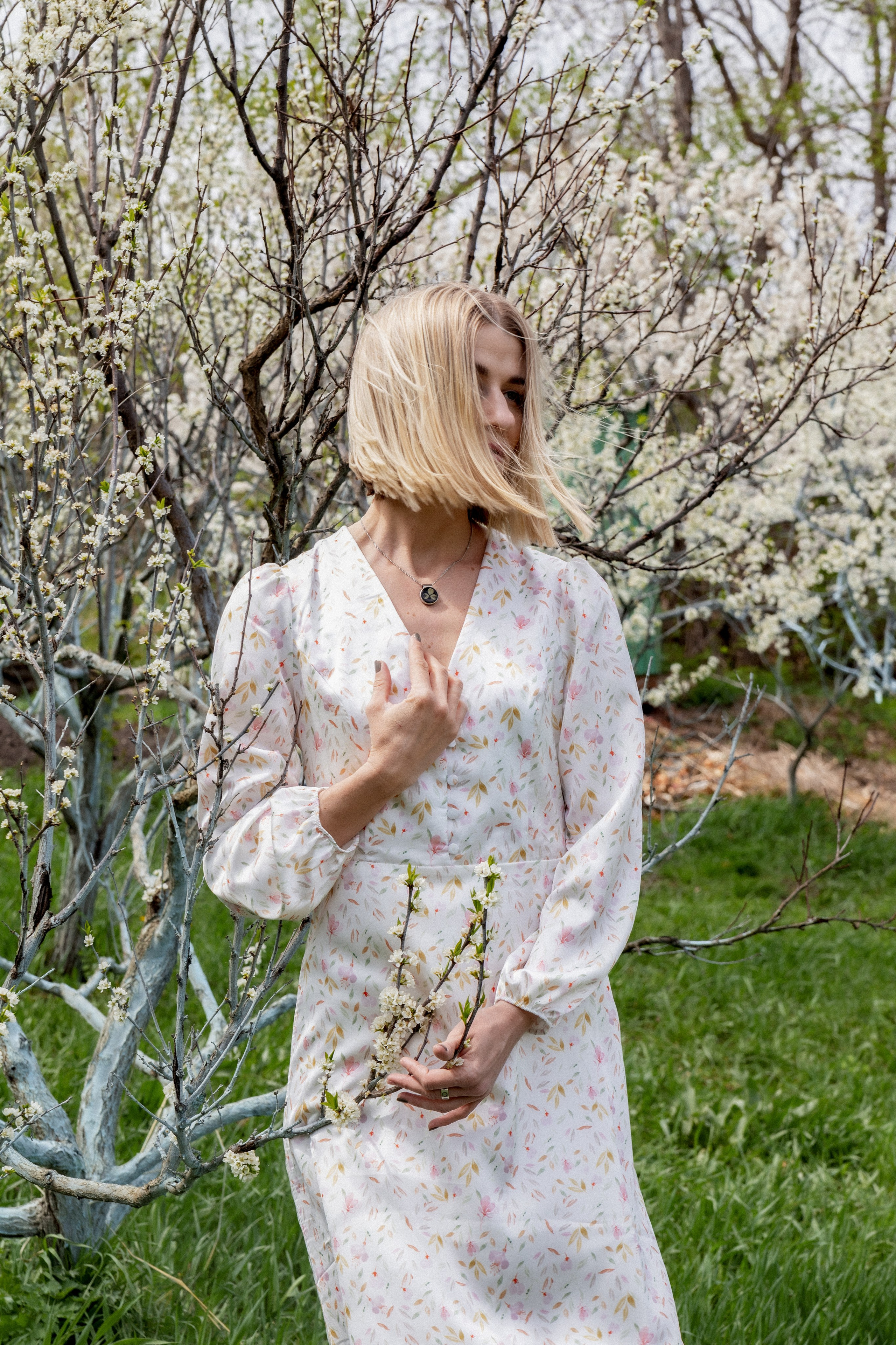 Портретная фотосессия в цветущем саду. Арт-фотограф. Фотосъемка, авторские принты для интерьера