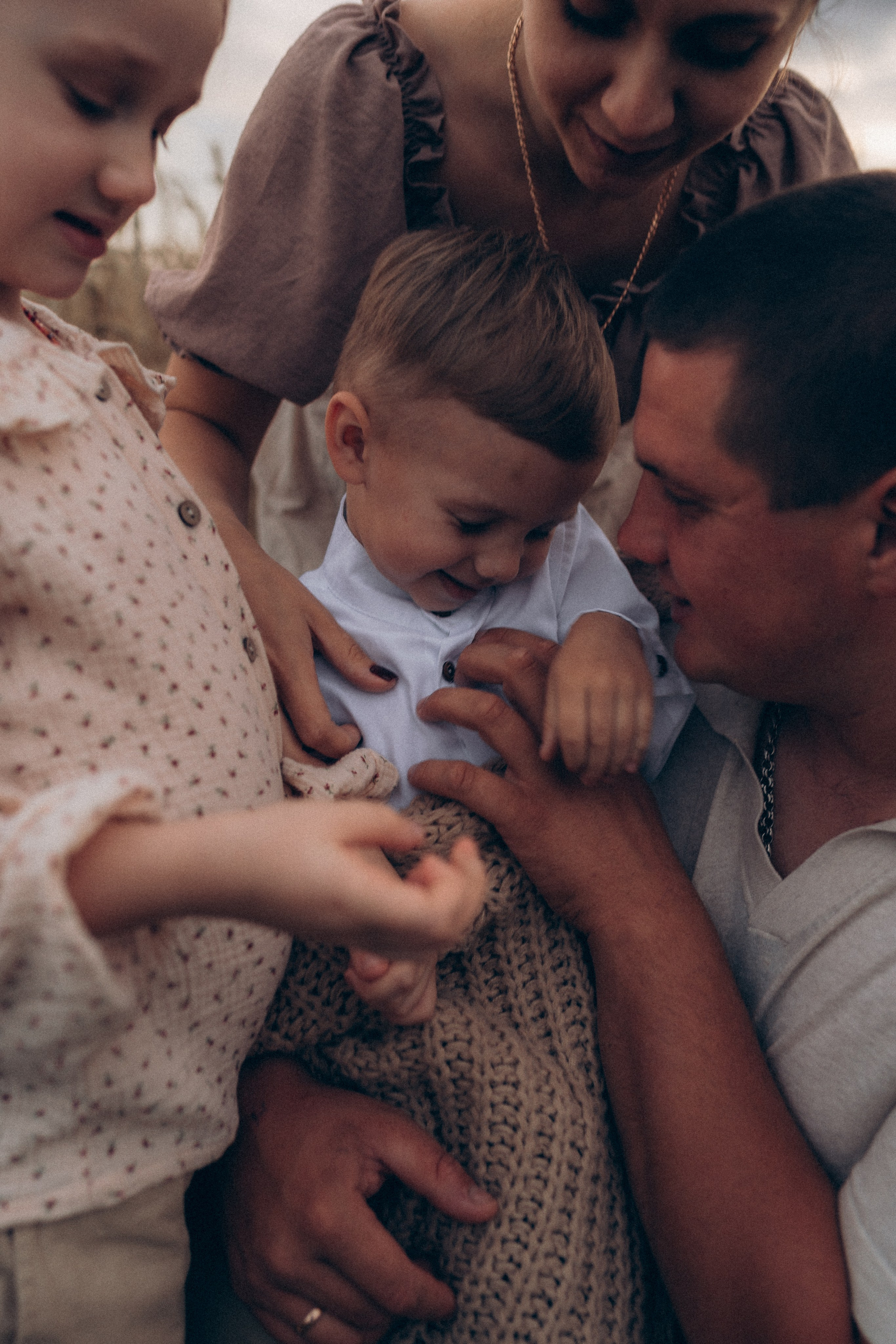 Алёна и семья. Фотограф Торопец Кристина Абрамова Kanwellia photography