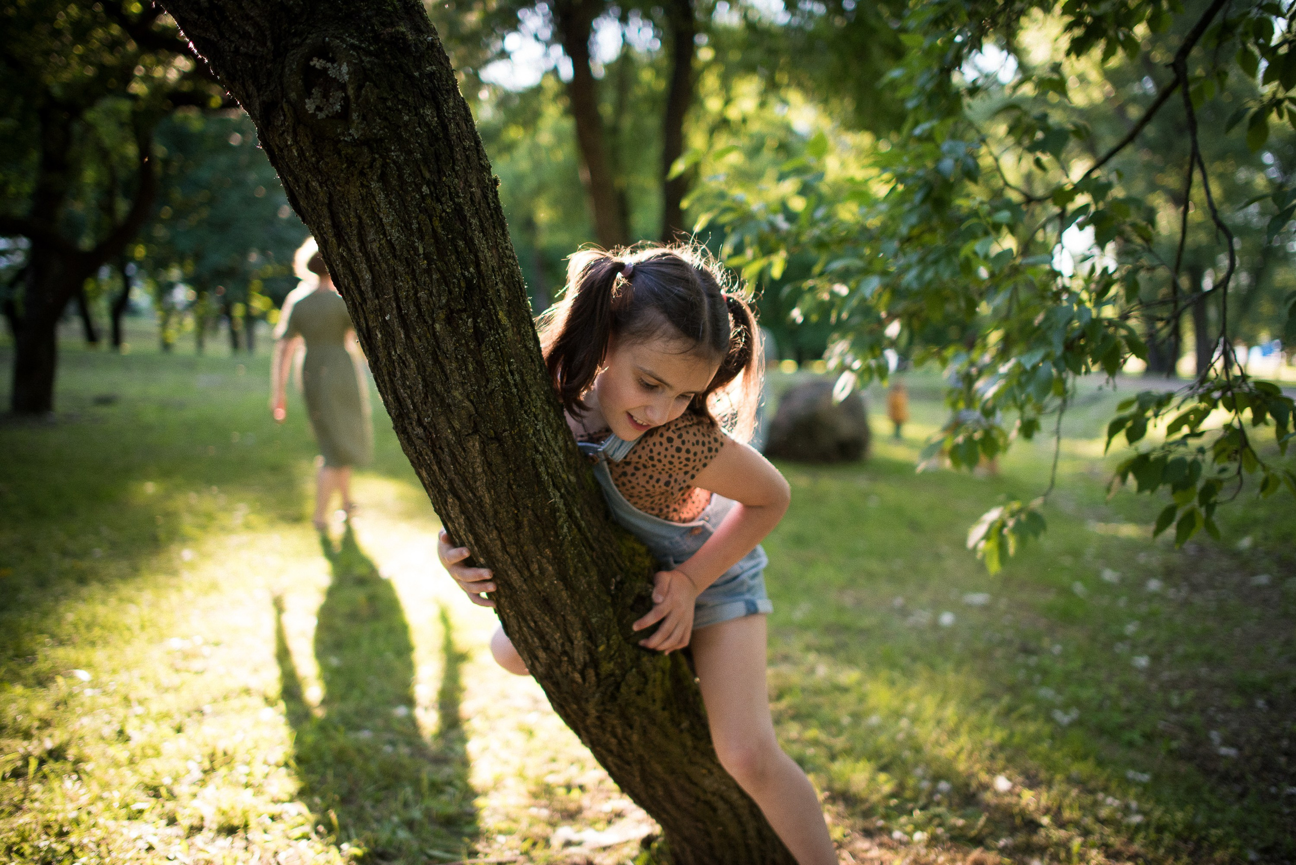 Park Family Walk. Documentary family photography in Barcelona and beyond