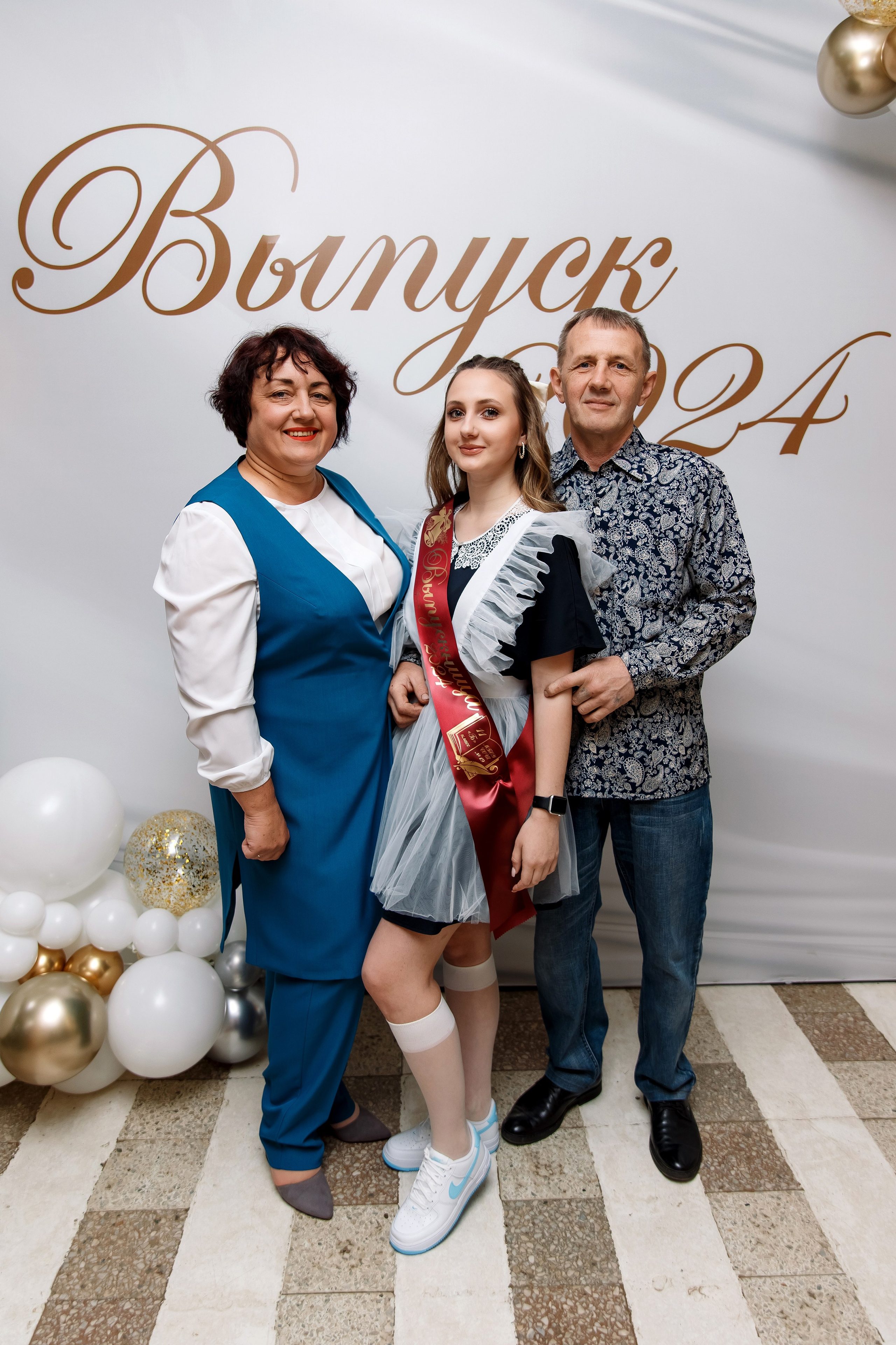 11 класс Последний звонок. Фотограф Любовь Корниенко, Примоский край