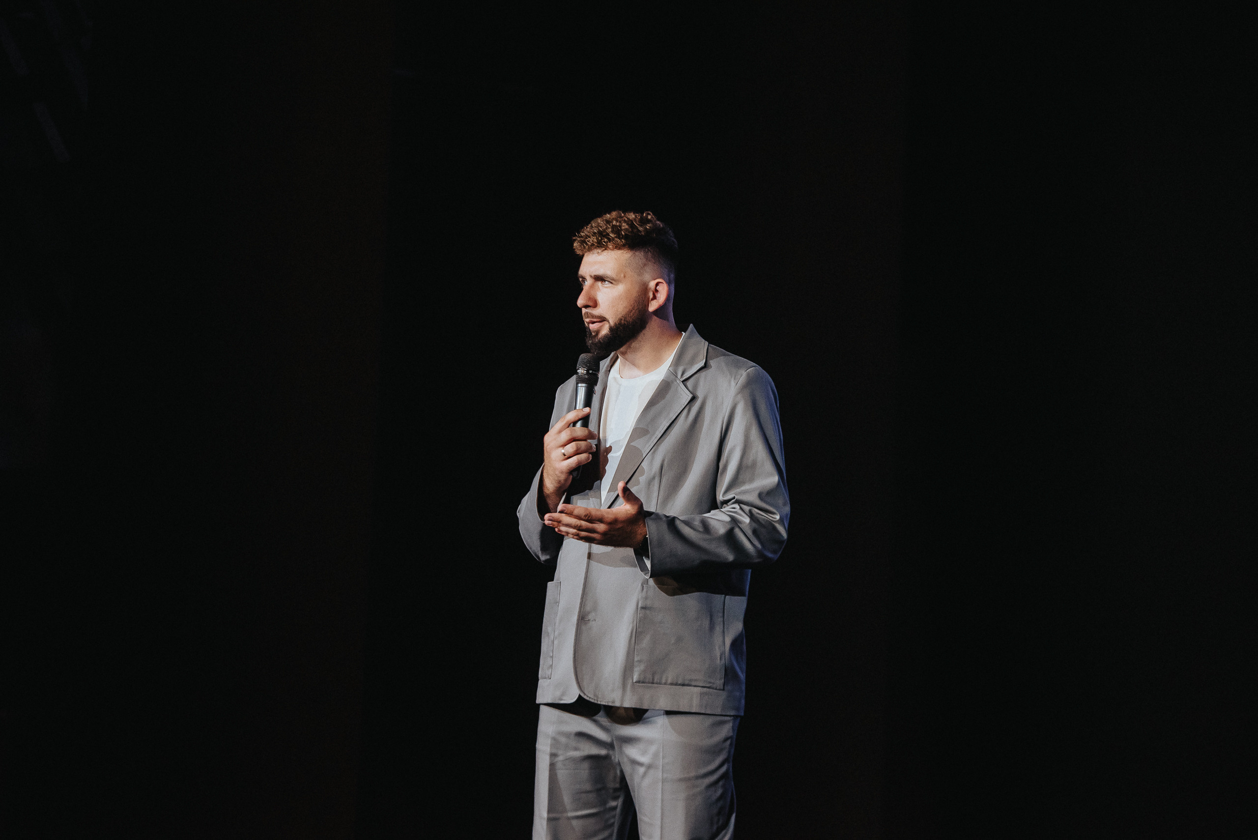 04.08.2023 — Бизнес-форум «Выжившие в Сибири». Репортажный фотограф в Кемерово