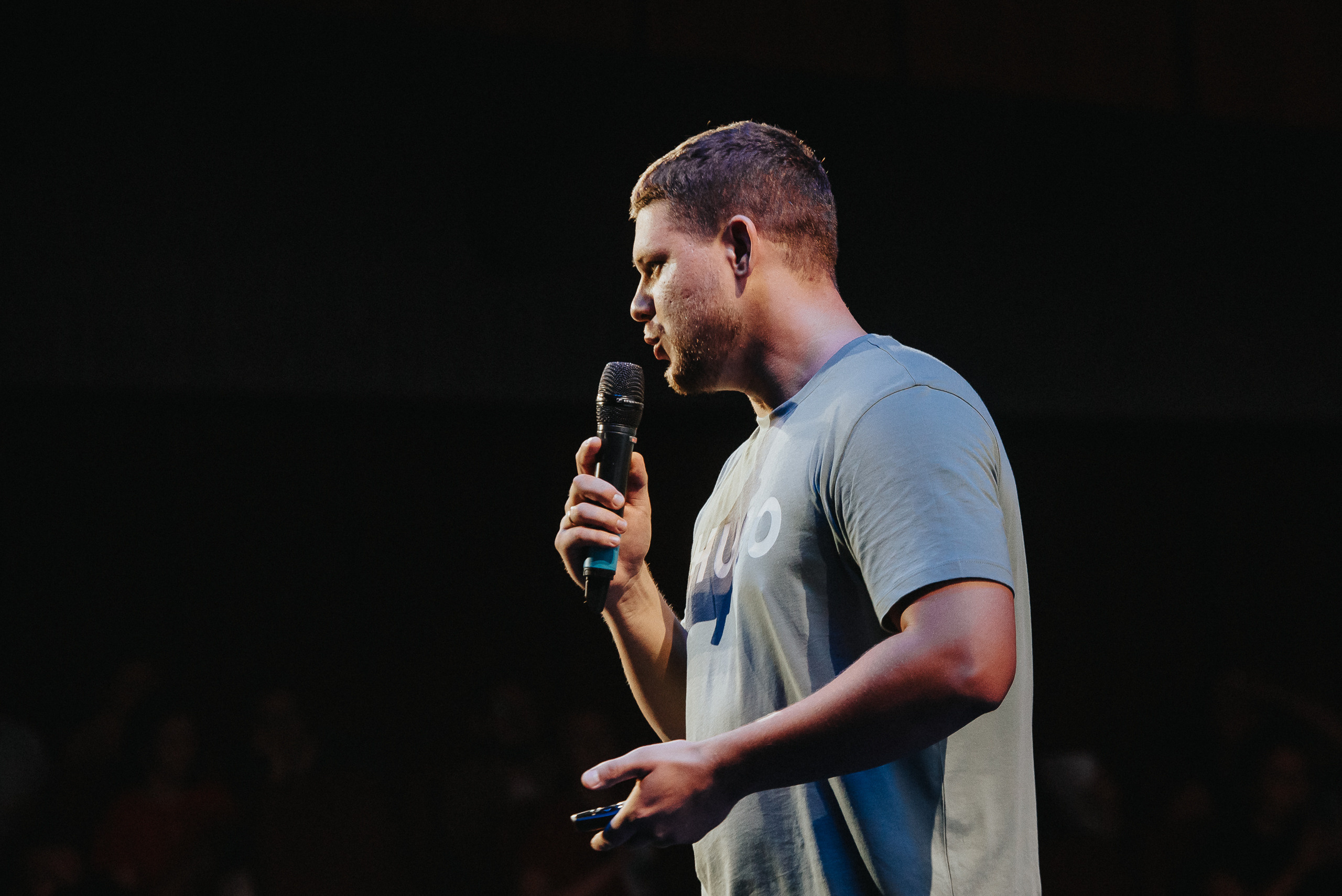 04.08.2023 — Бизнес-форум «Выжившие в Сибири». Репортажный фотограф в Кемерово