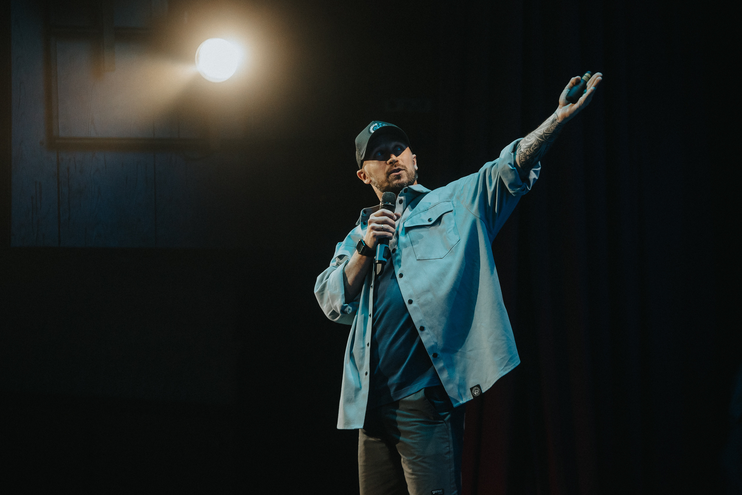 04.08.2023 — Бизнес-форум «Выжившие в Сибири». Репортажный фотограф в Кемерово