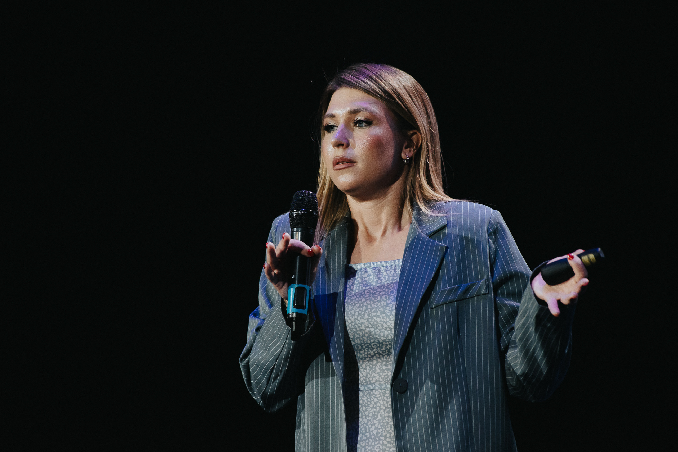 04.08.2023 — Бизнес-форум «Выжившие в Сибири». Репортажный фотограф в Кемерово