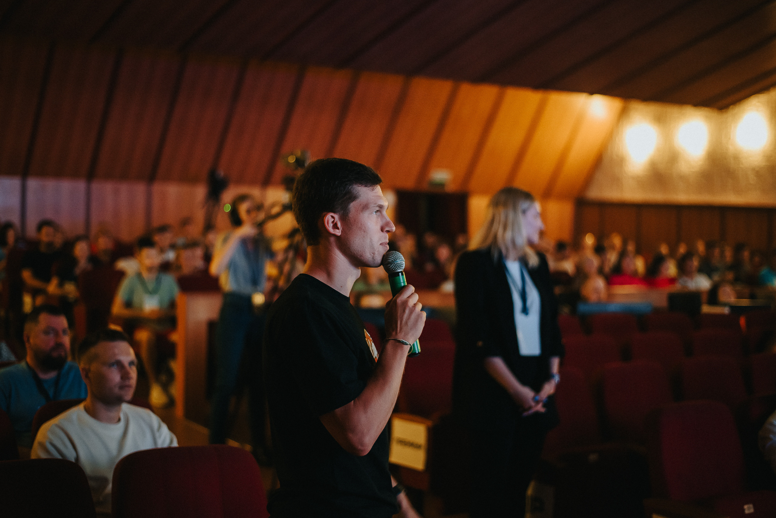 04.08.2023 — Бизнес-форум «Выжившие в Сибири». Репортажный фотограф в Кемерово