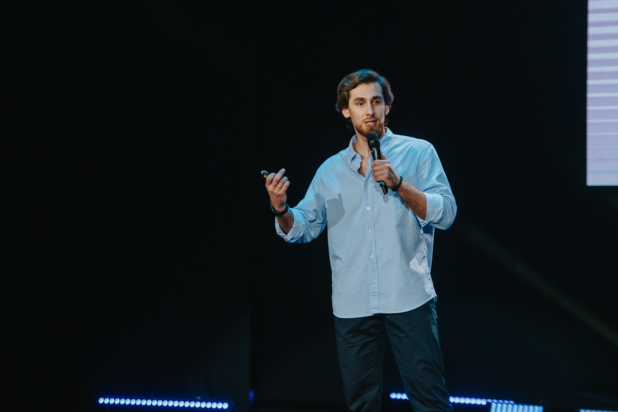 04.08.2023 — Бизнес-форум «Выжившие в Сибири». Репортажный фотограф в Кемерово