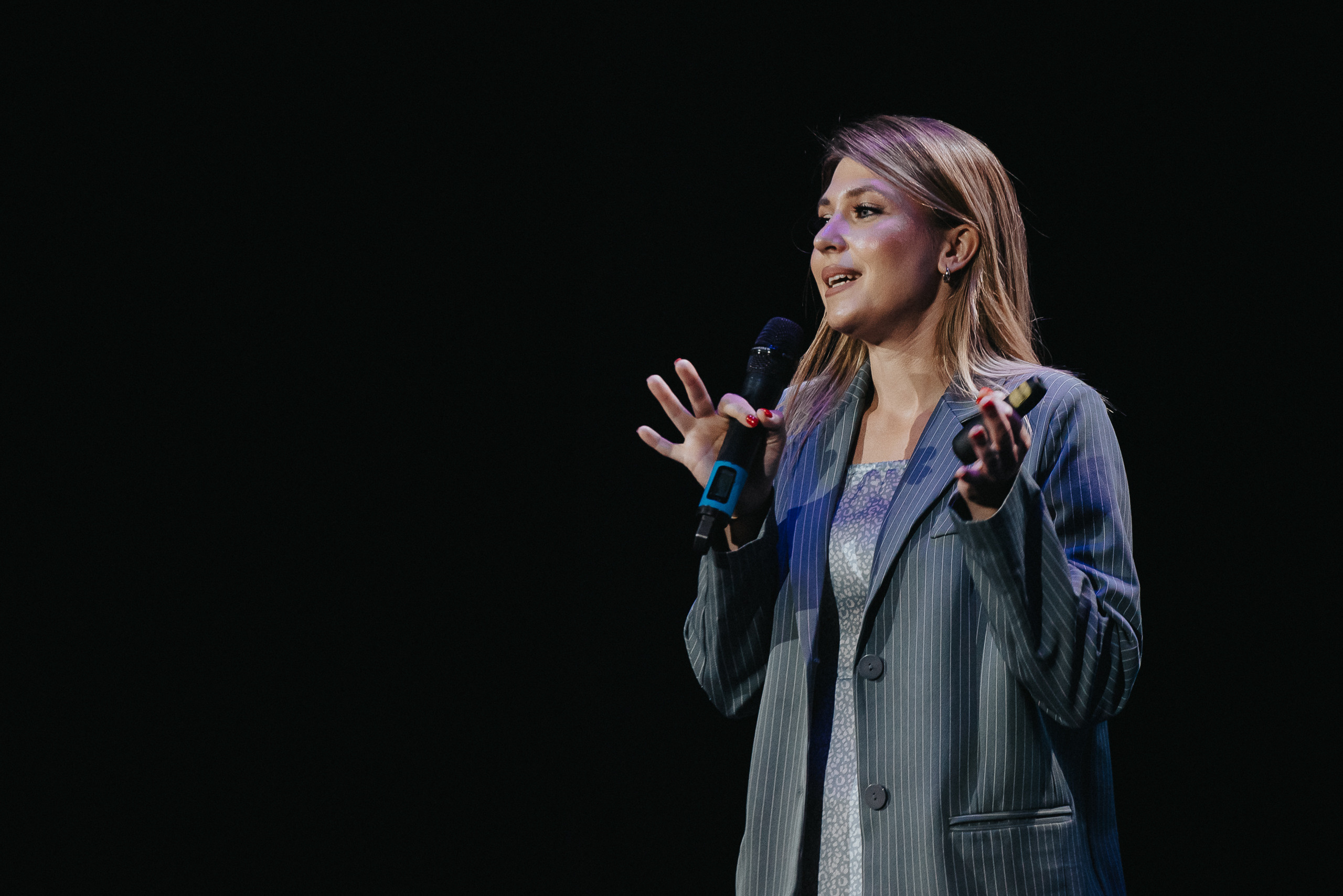 04.08.2023 — Бизнес-форум «Выжившие в Сибири». Репортажный фотограф в Кемерово