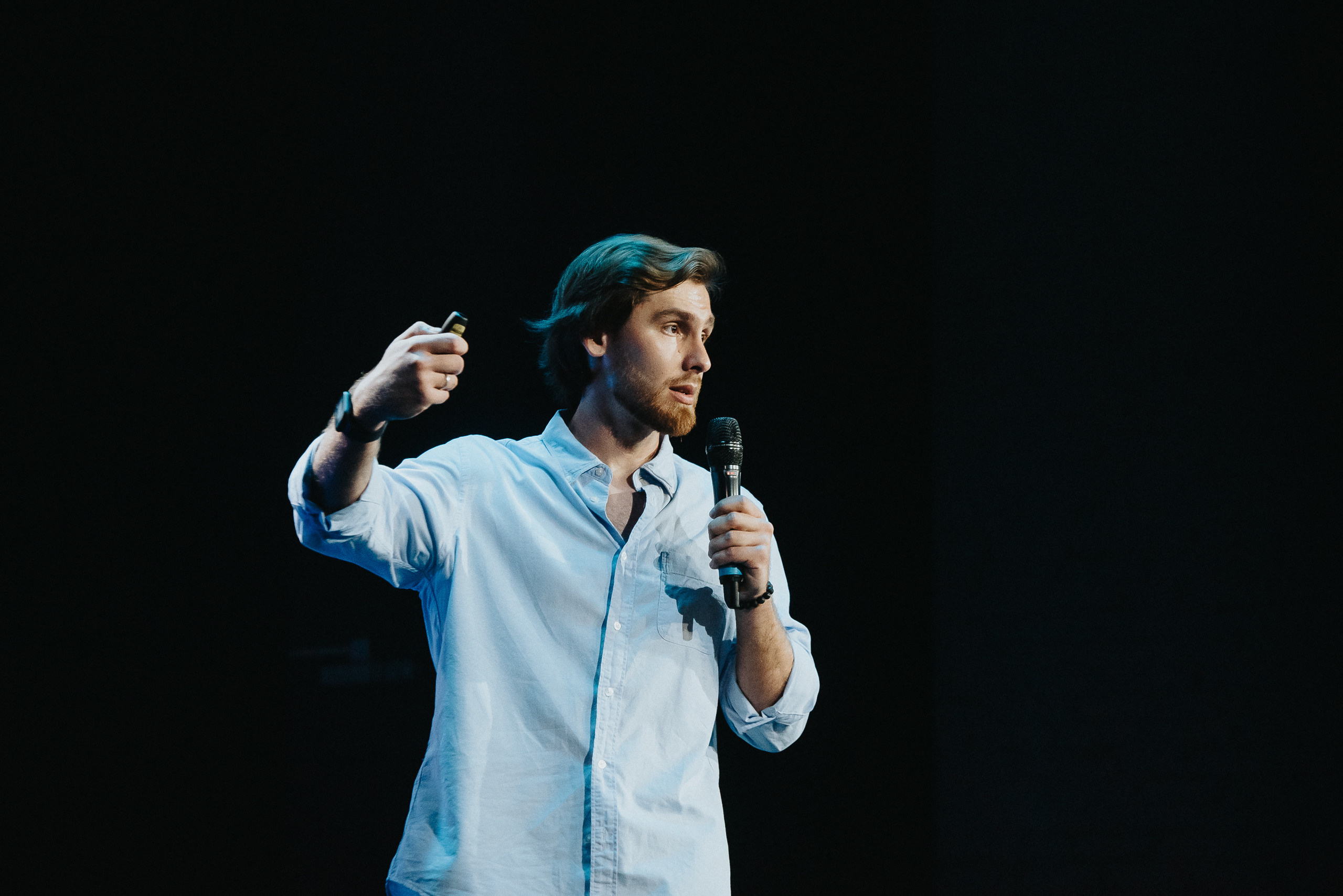 04.08.2023 — Бизнес-форум «Выжившие в Сибири». Репортажный фотограф в Кемерово