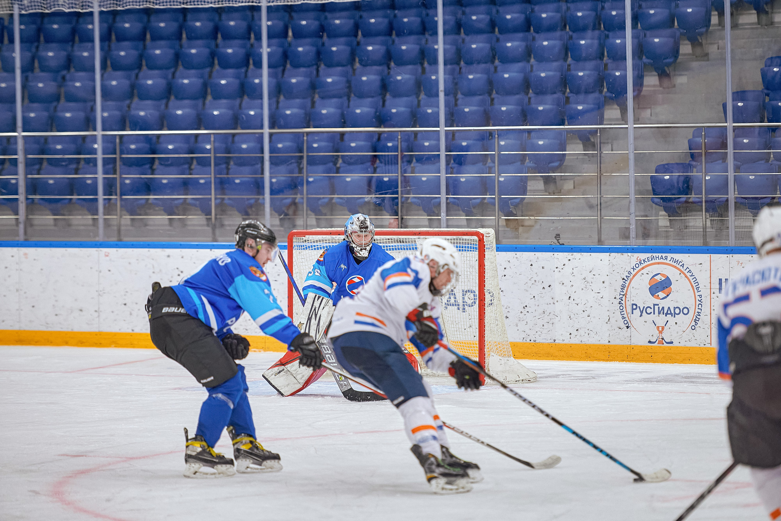Портфолио репортажной фотосъёмки: Кристалл арена — Хоккей — РусГидро. Фотограф Яковлев Роман — Красноярск