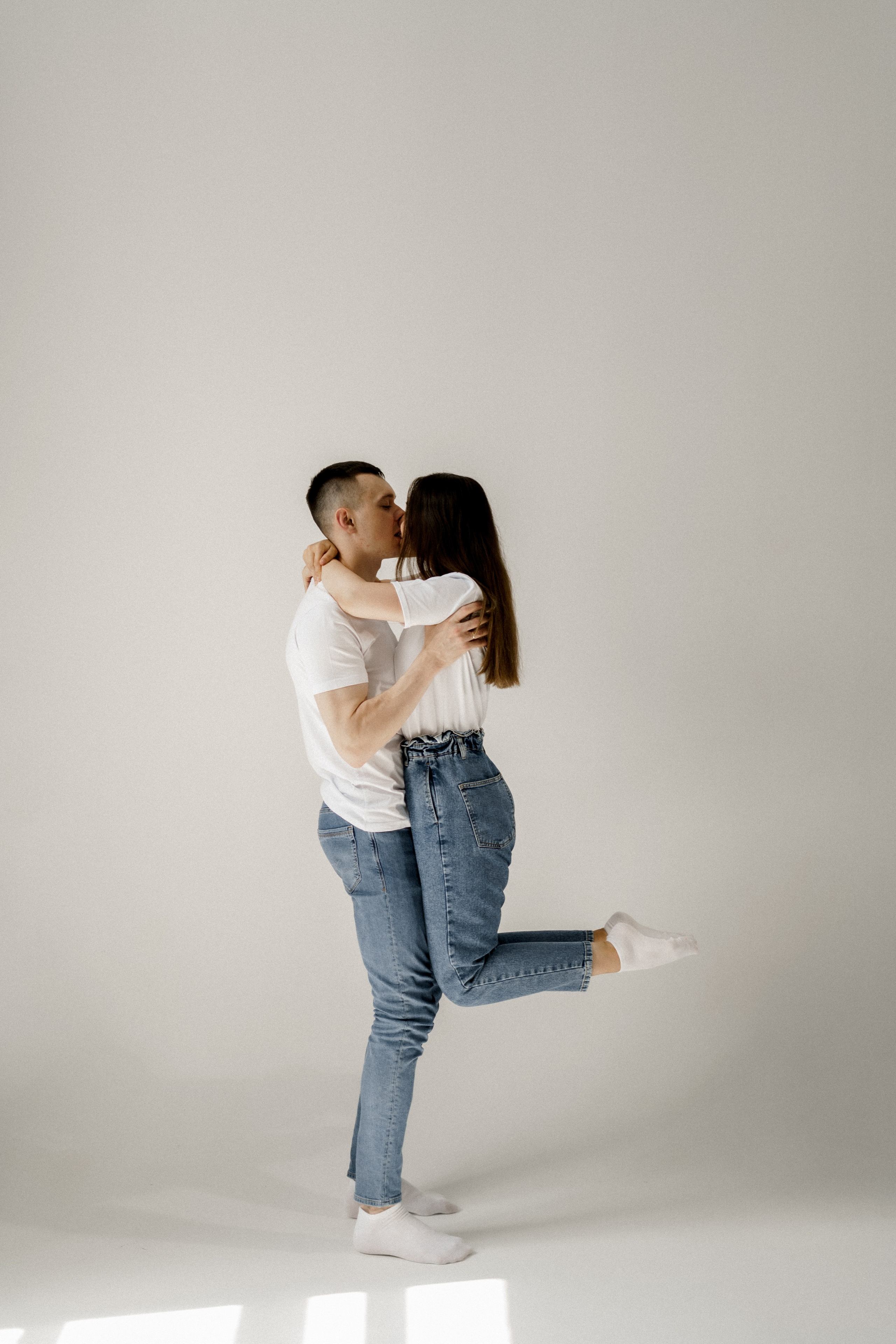 Фотосессия лав стори в студии сахалин. Фотограф сахалин