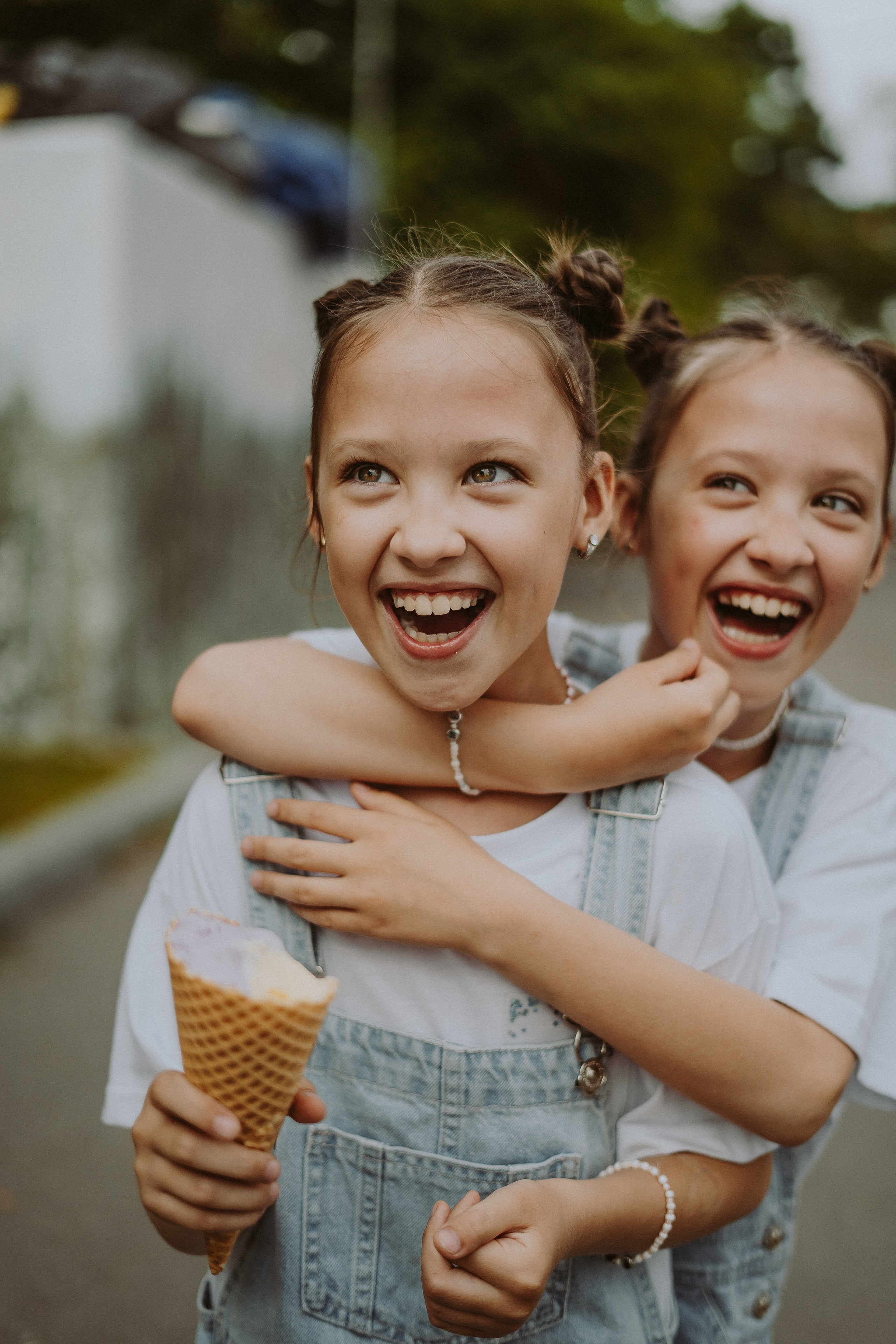 Летняя фотосессия близняшек. Фотограф сахалин