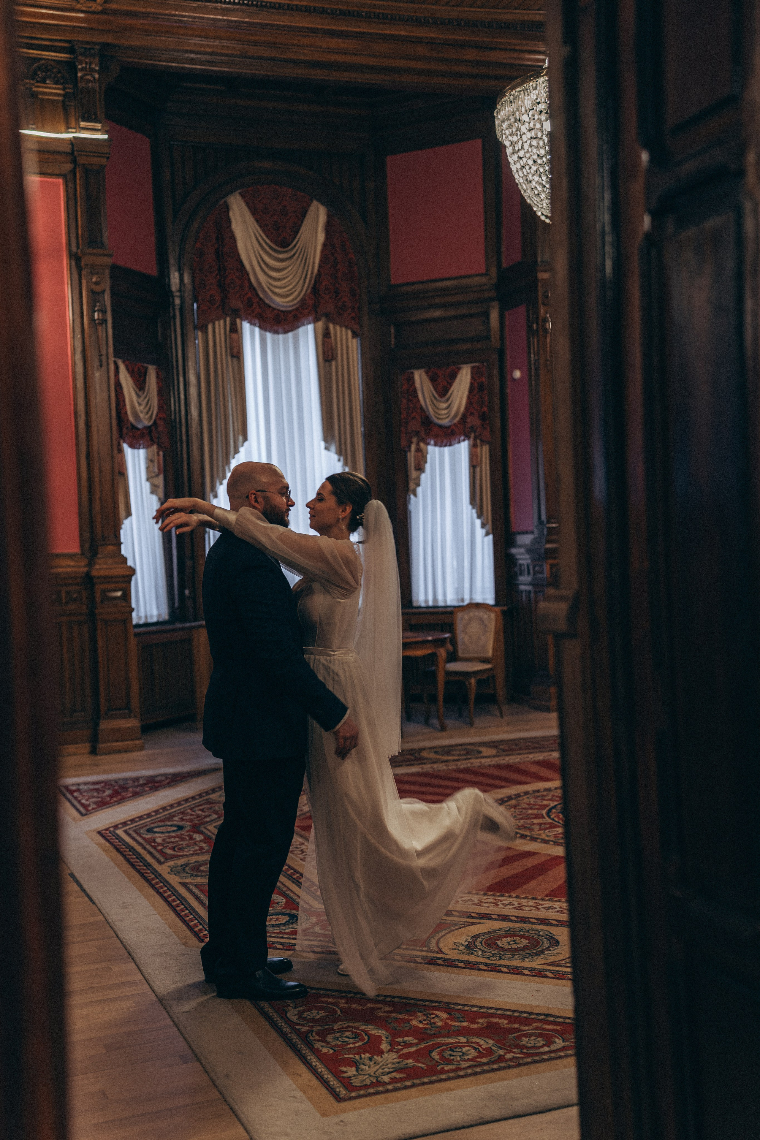 СВАДЕБНАЯ СЬЕМКА ВО ВТОРОМ ДВОРЦЕ (ДЕКАБРЬ) ТАКЖЕ СЬЕМКА В СТУДИИ НА ЧЕРНЫШЕВСКОЙ. Профессиональный фотограф, Санкт-Петербург — Виктория Богомолова