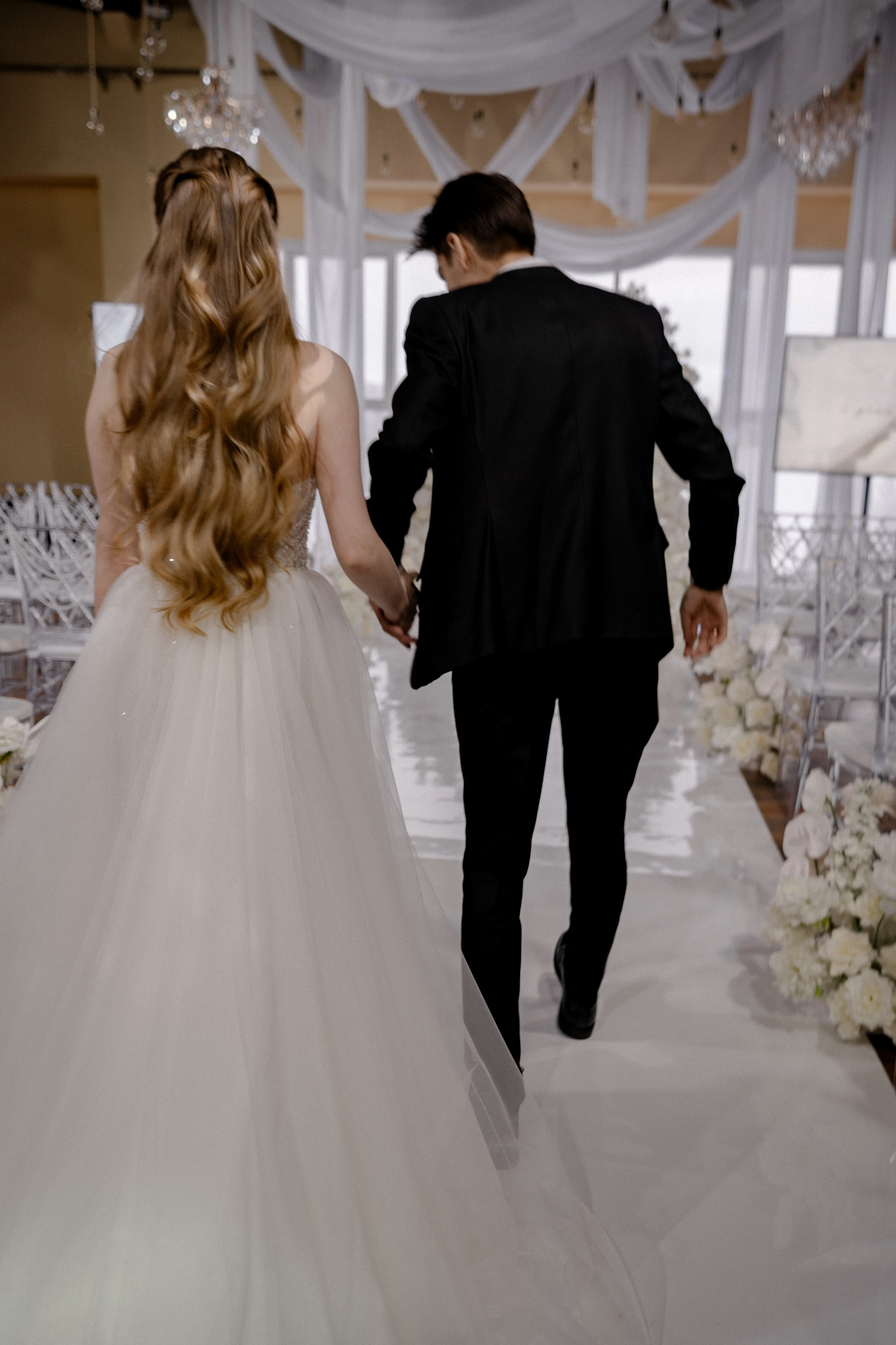 СВАДЕБНАЯ СЬЕМКА СБОРОВ В ОТЕЛЕ И ВЫЕЗД НА ЦЕРЕМОНИЮ (СНЯТО В СИБИРЕ В НИЖНЕВАРТОВСКЕ). Профессиональный фотограф, Санкт-Петербург — Виктория Богомолова