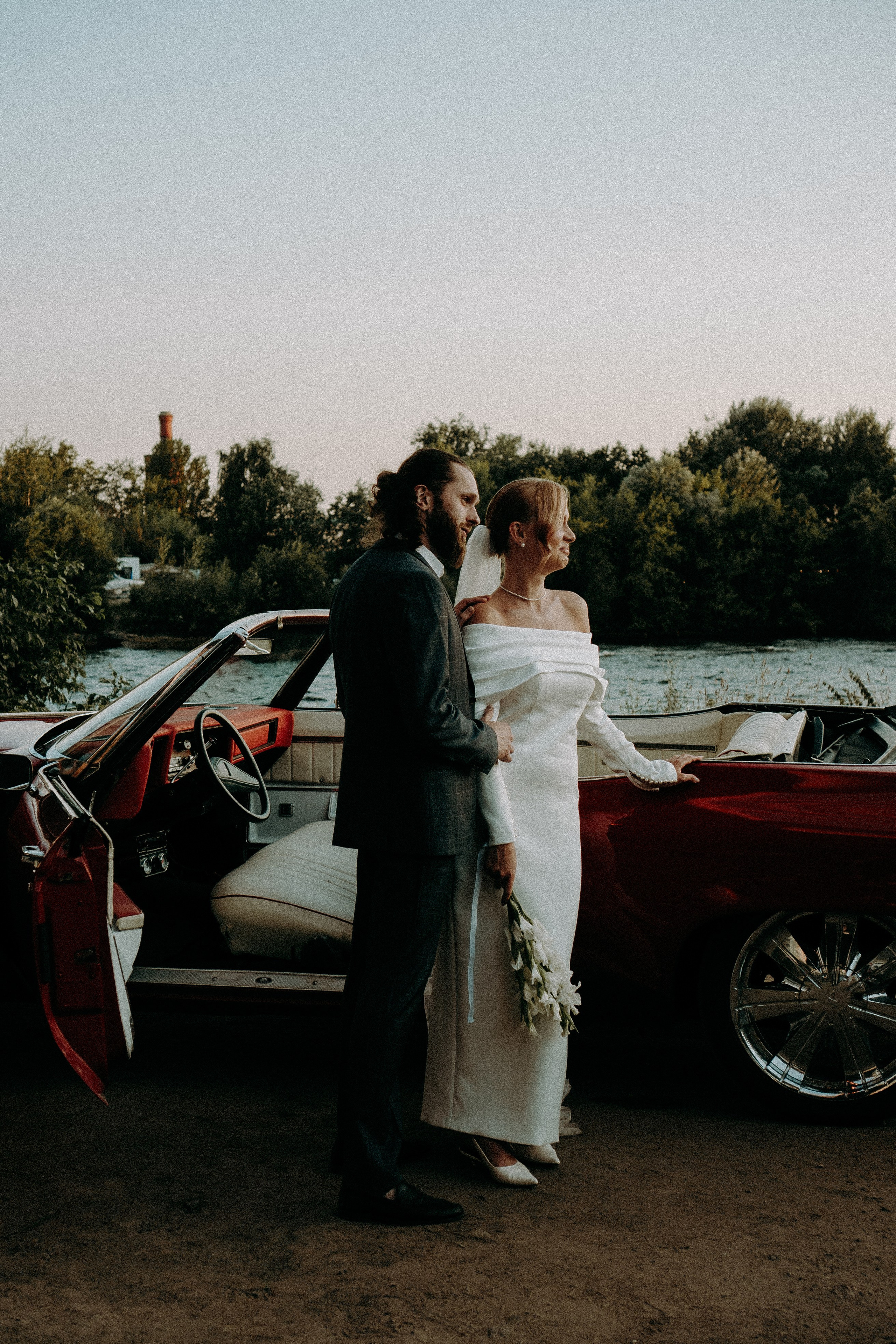 СВАДЕБНАЯ СЬЕМКА ВОЗЛЕ МСОТА БЕТАНКУРА НА КАБРИОЛЕТЕ. Профессиональный фотограф, Санкт-Петербург — Виктория Богомолова