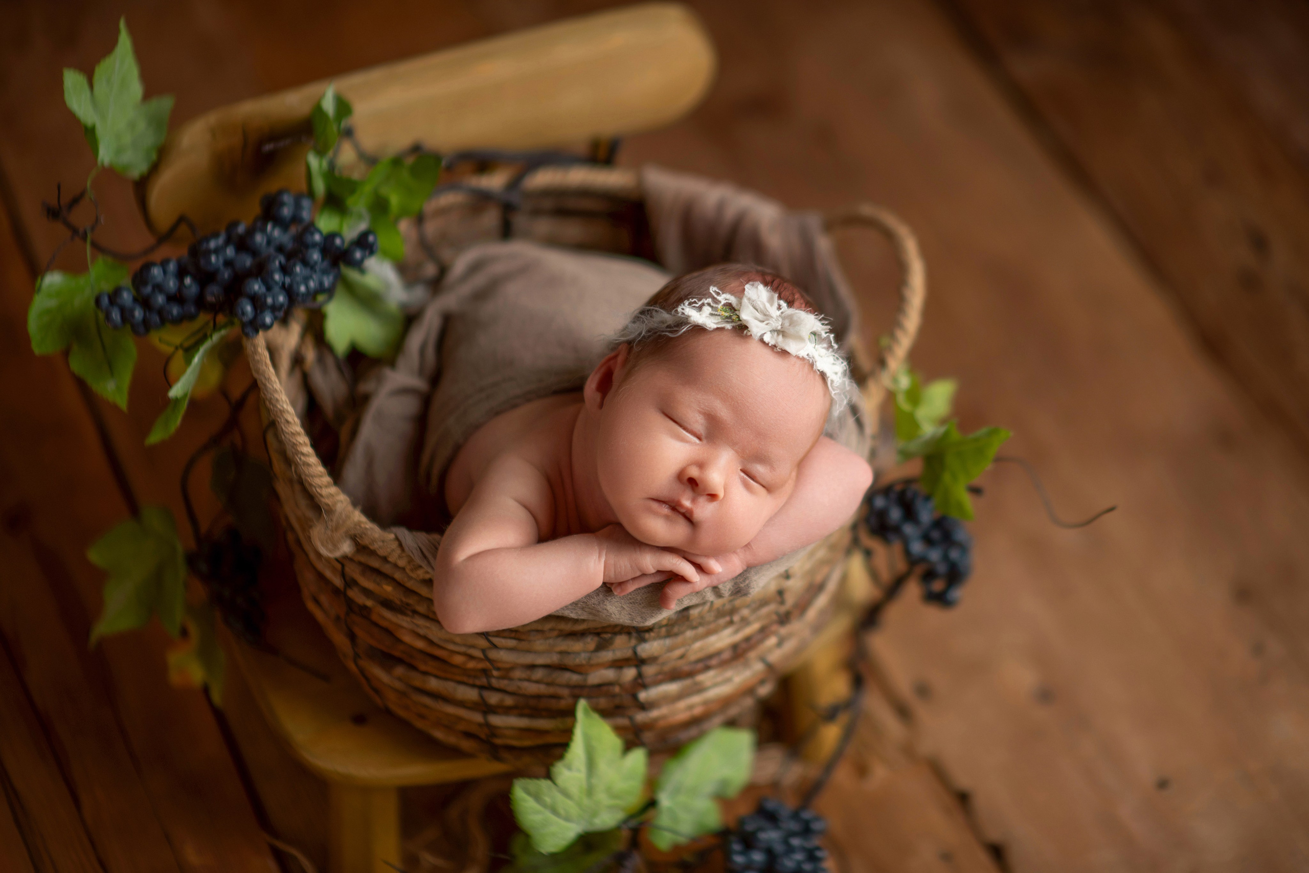 Newborn. Творческая команда Ульяшевы, свадебная и семейная фотография. Кахахста