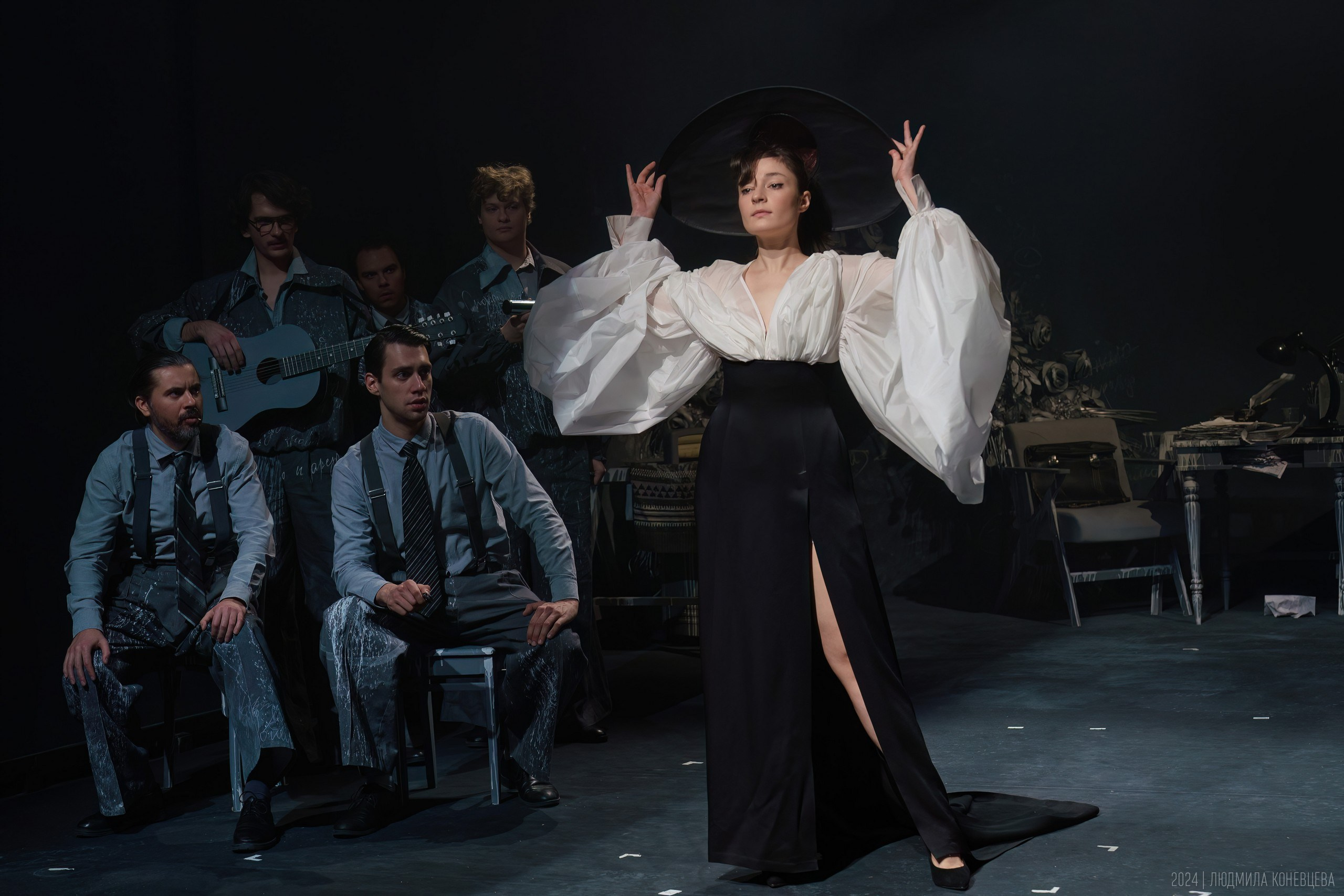 «Свет­лые души, или О том, как на­пи­сать рас­сказ», режиссер Михаил Крылов, Мастерская Петра Фоменко. Театральная фотография